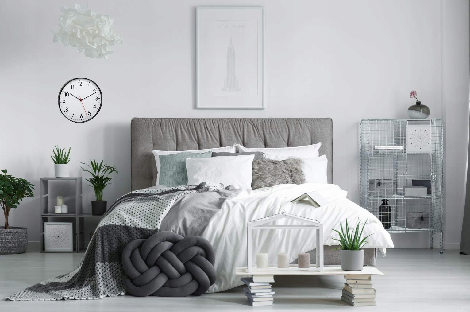 Kompaktowy design idealny do sypialni, kuchni i biura