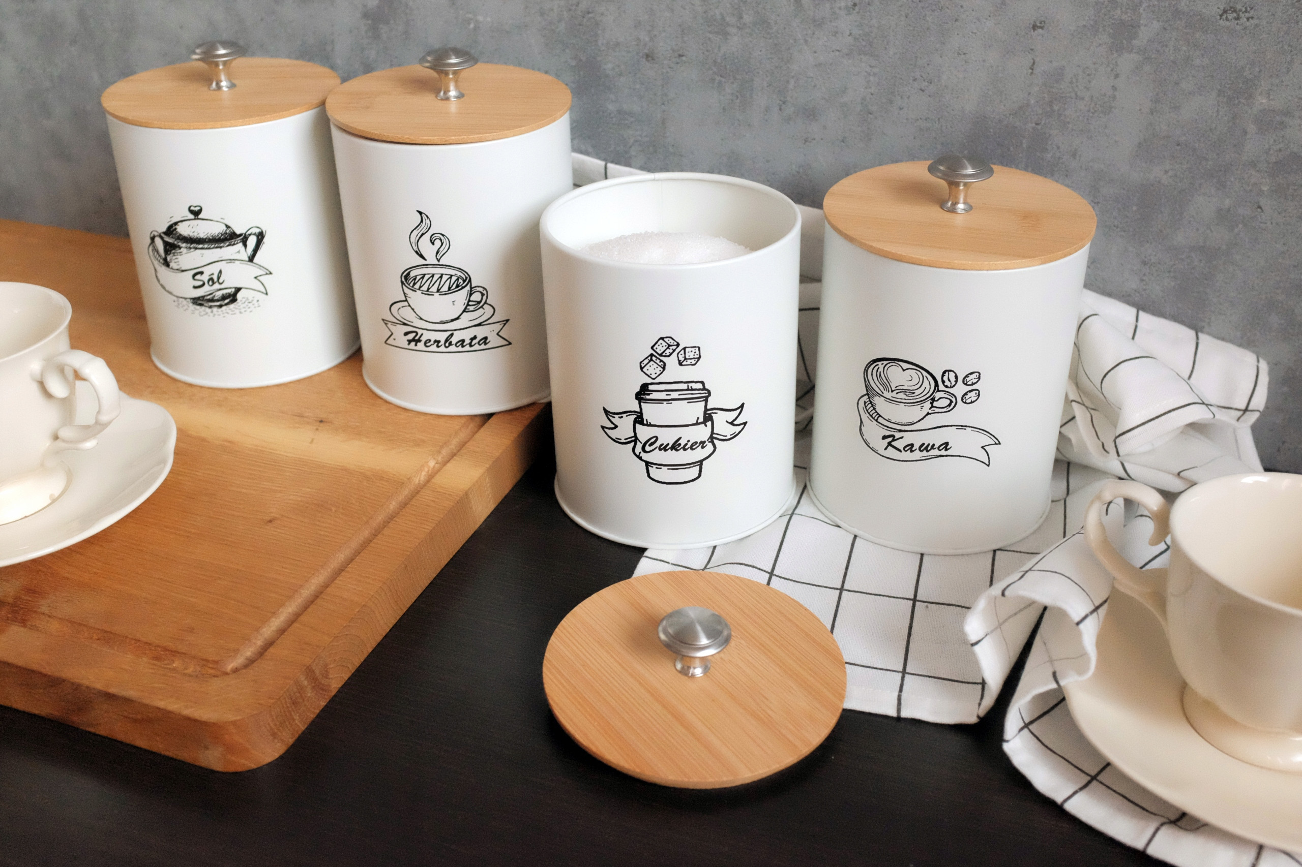 Designerskie pojemniki z wysokiej jakości stali