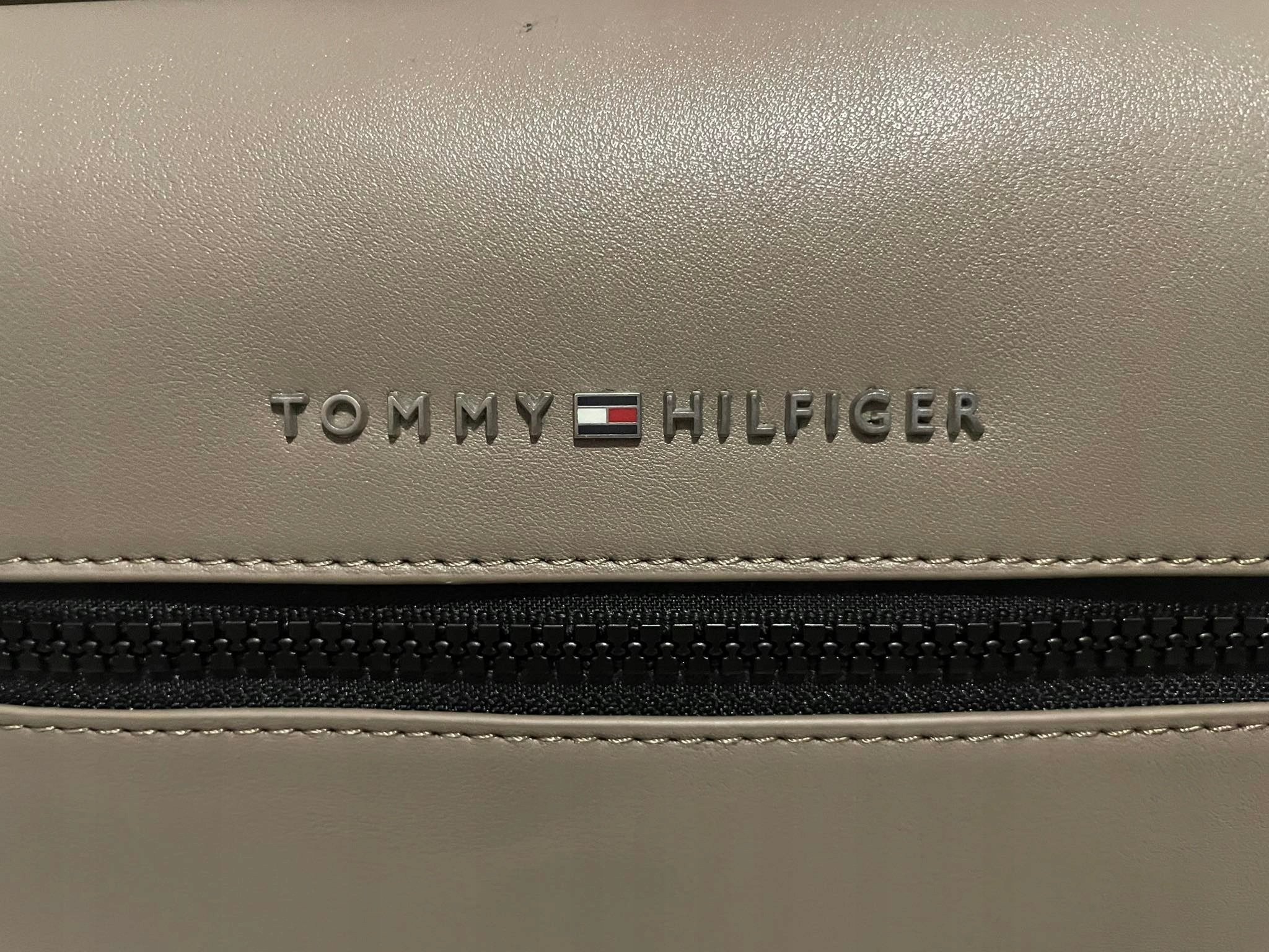 Modny design – Wielokolorowy plecak z logo Tommy Hilfiger