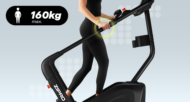 Trenująca osoba na ZIPRO Legday – poręcze i stabilna podpora podczas wejść.