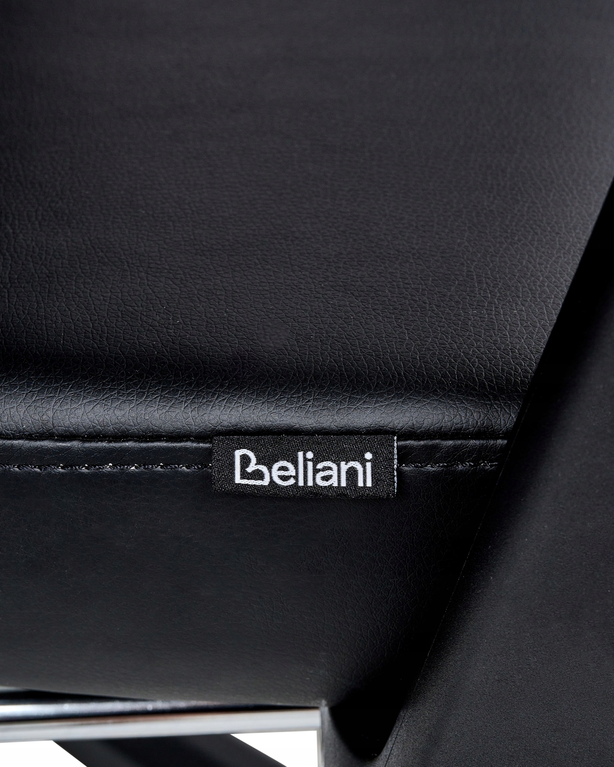 Wysokiej jakości materiały – Ekoskóra* i siatka