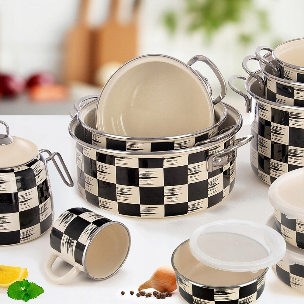 Garnek emaliowany SZACHOWNICA 18 cm, 1,5 l – Tradycyjny styl w Twojej kuchni