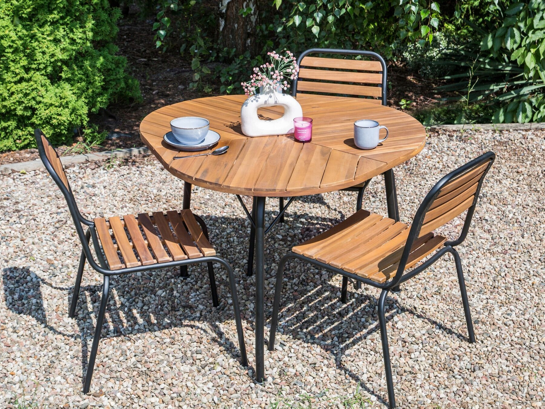 Stół ogrodowy akacjowy 103 x 106 cm jasne drewno VARENNA Lumarko – Idealny wybór do Twojego ogrodu