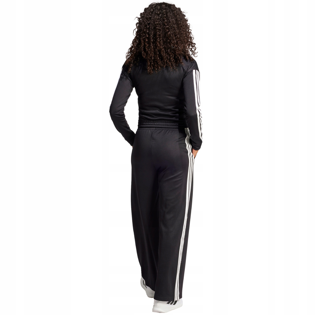 Dres damski adidas Teamsport Tracksuit czarny JD2674 – Wygoda i styl na co dzień