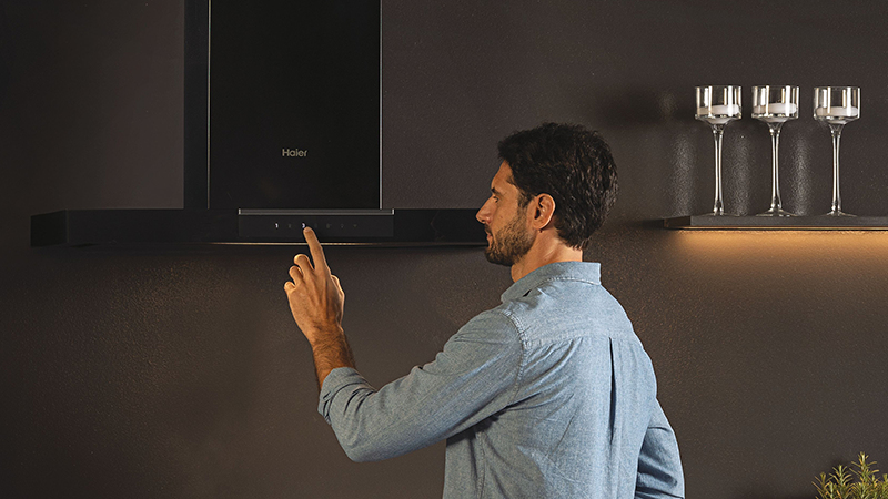 Dotykowe sterowanie – Nowoczesna obsługa okapu