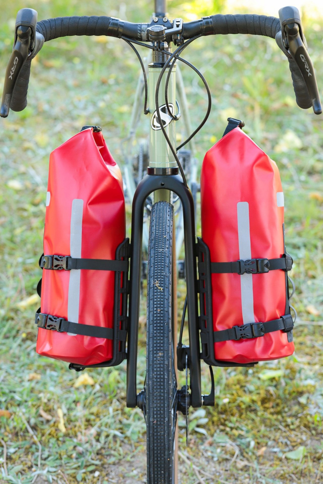 Przeznaczenie do bikepackingu i długich wycieczek