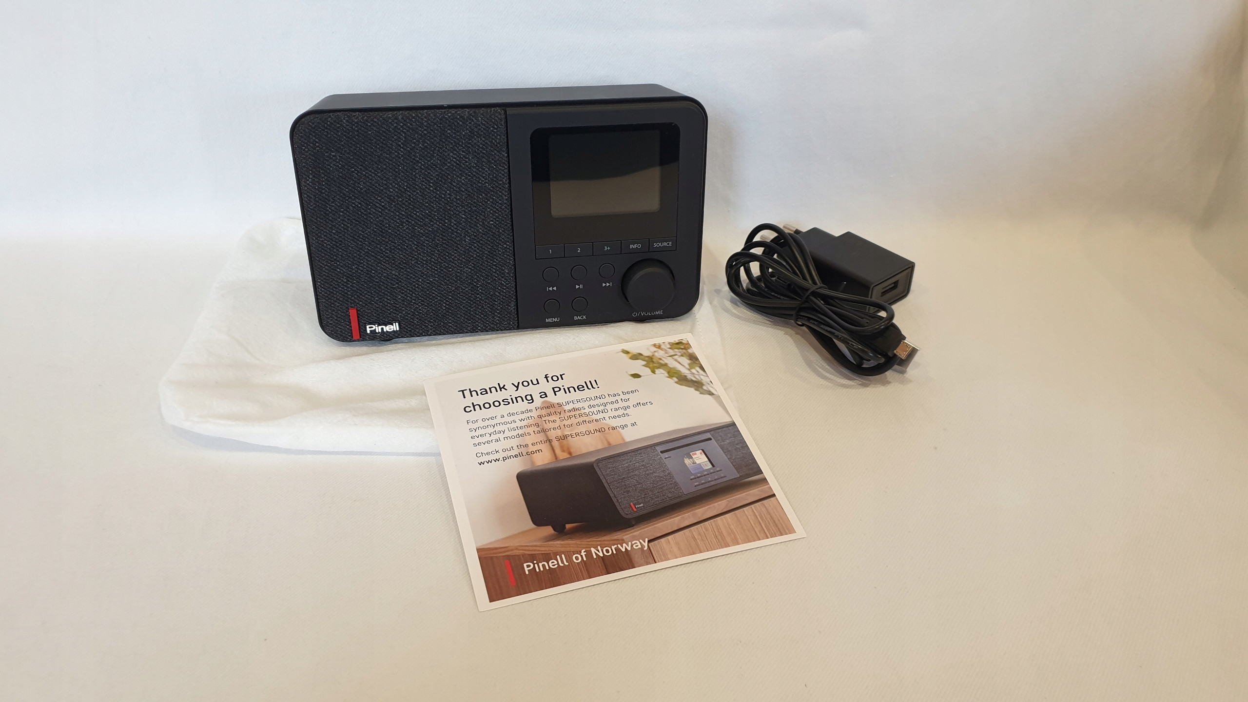 Doskonała jakość dźwięku z regulowanym korektorem