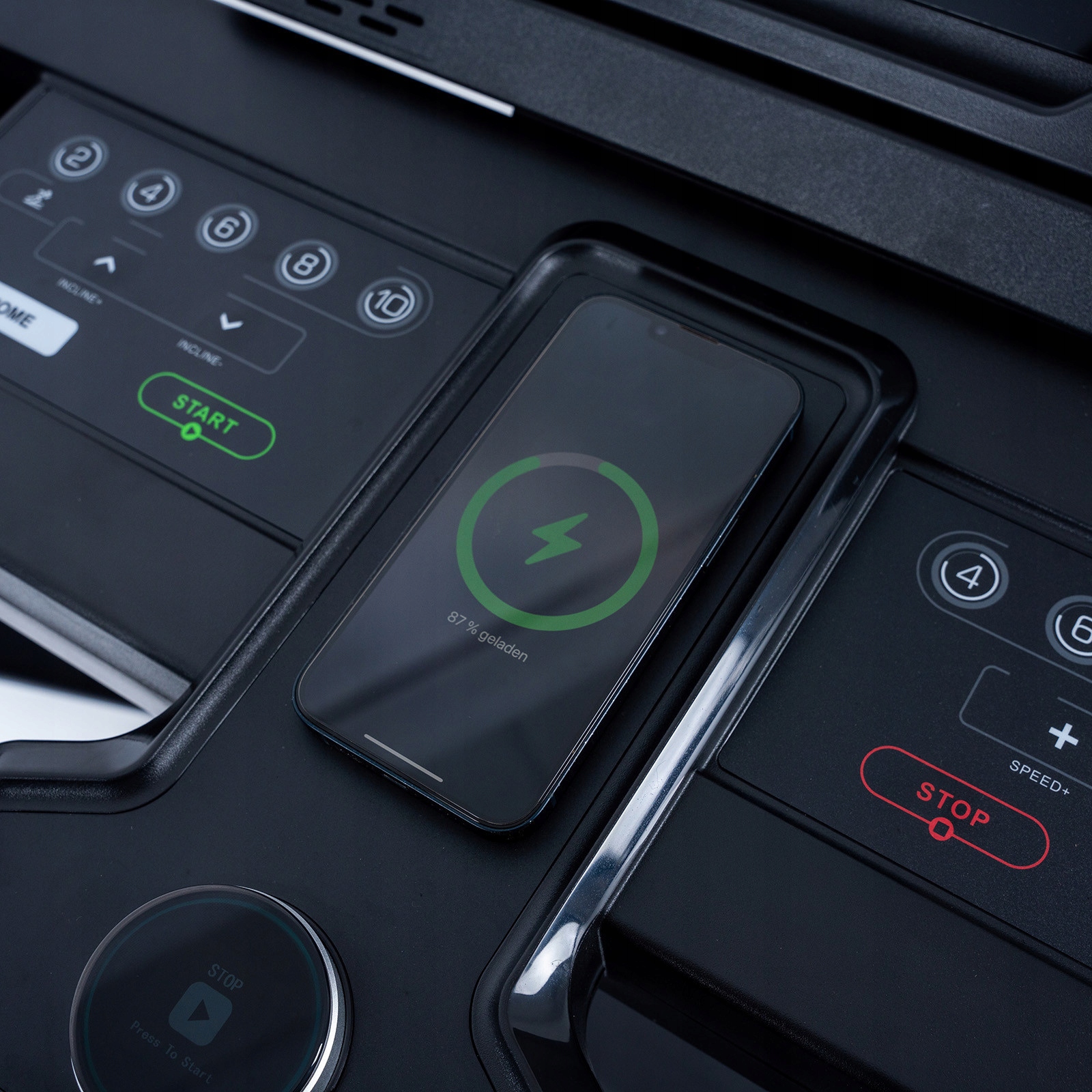 Nowoczesna konsola z dużym wyświetlaczem LCD