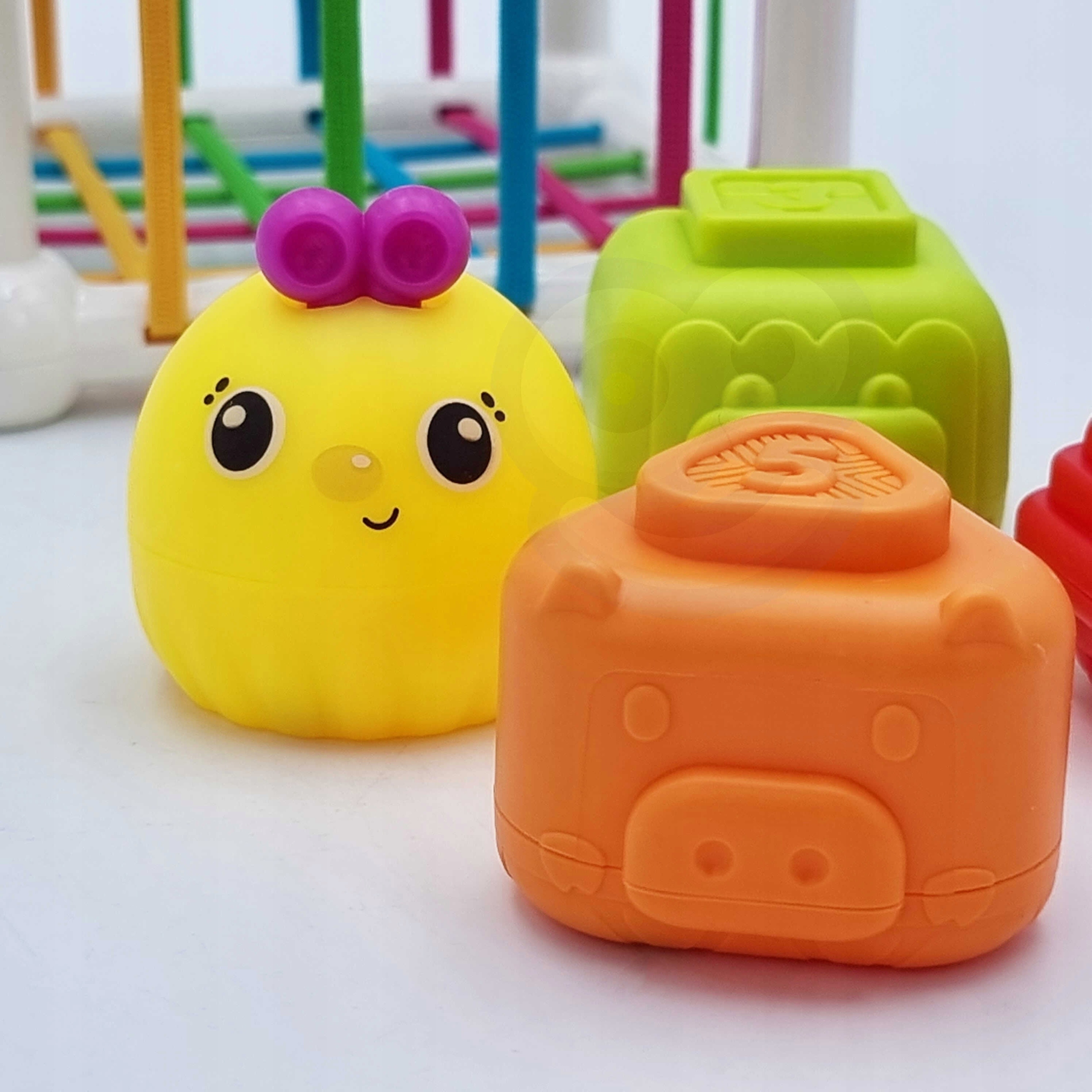 Elastyczna Kostka Sensoryczna Sorter dla Dzieci Zwierzątka + Grzechotka – Idealna zabawka dla Twojego malucha
