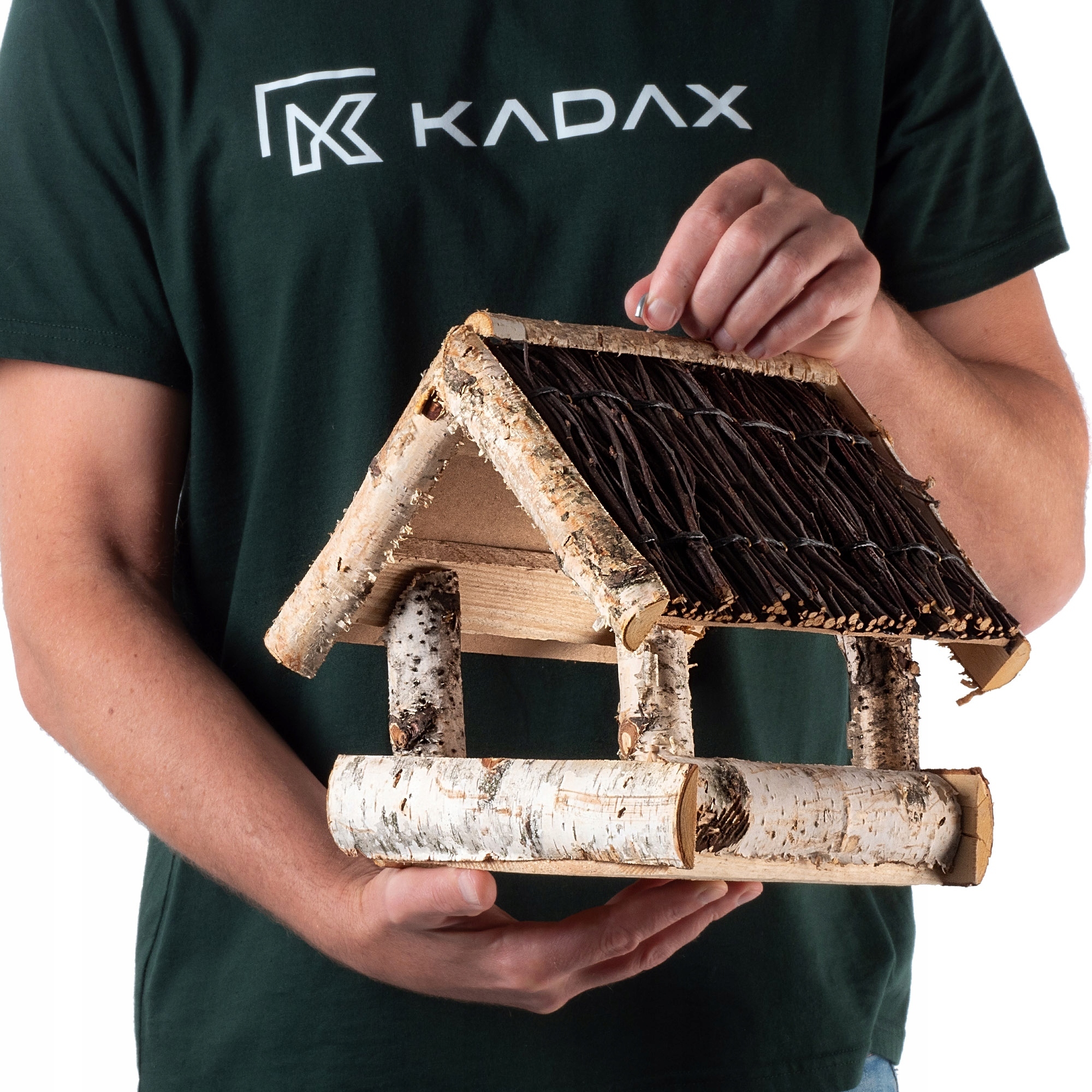 Cechy konstrukcyjne – Jakie zalety ma KADAX Karmnik domek brzoza?