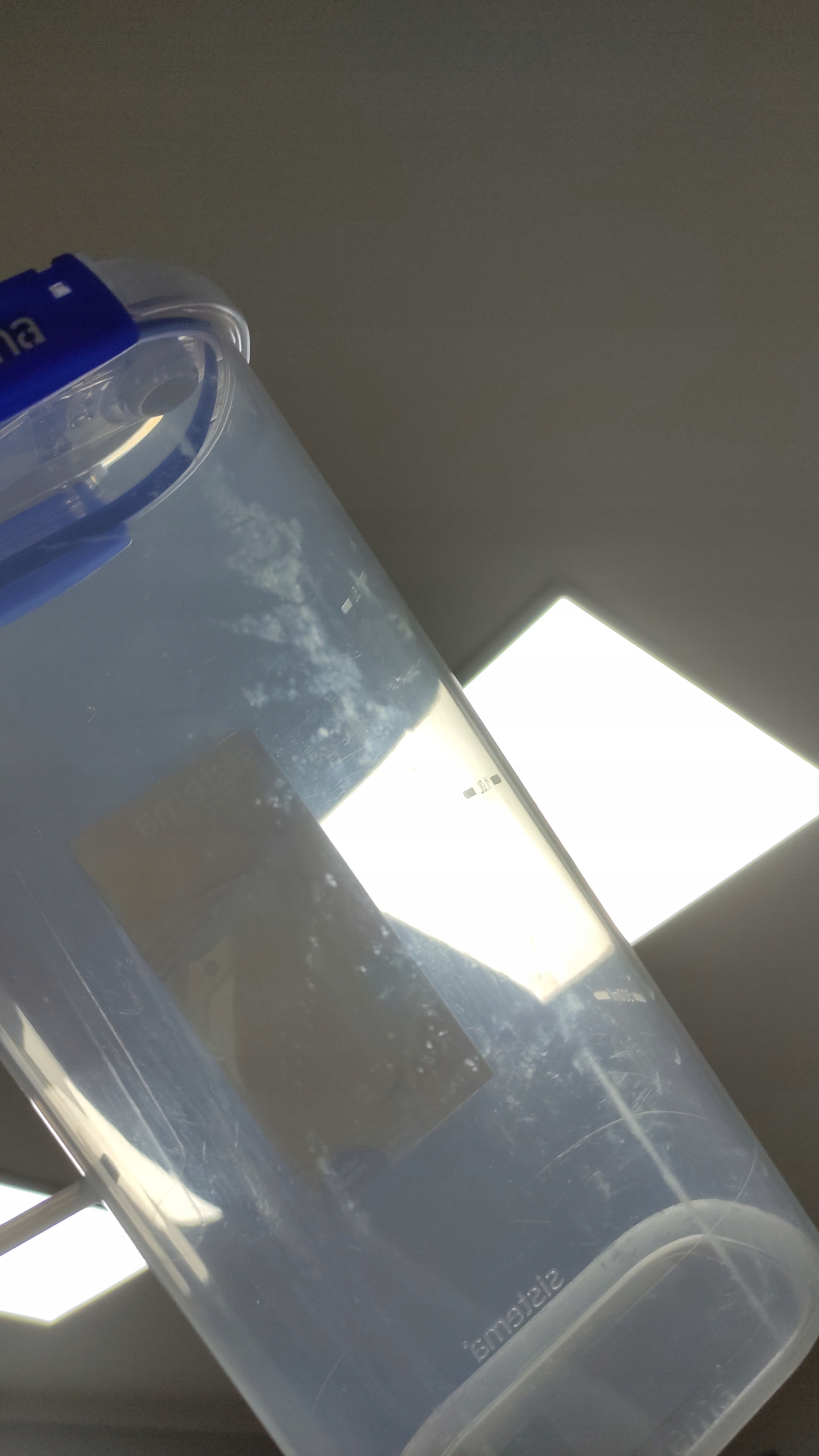 Smukła konstrukcja oszczędzająca miejsce