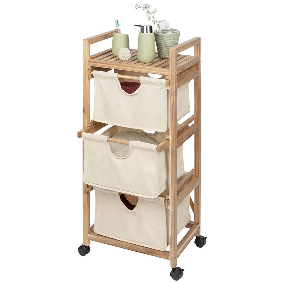 Przestronność i organizacja – Trzy półki na wszystkie niezbędne akcesoria