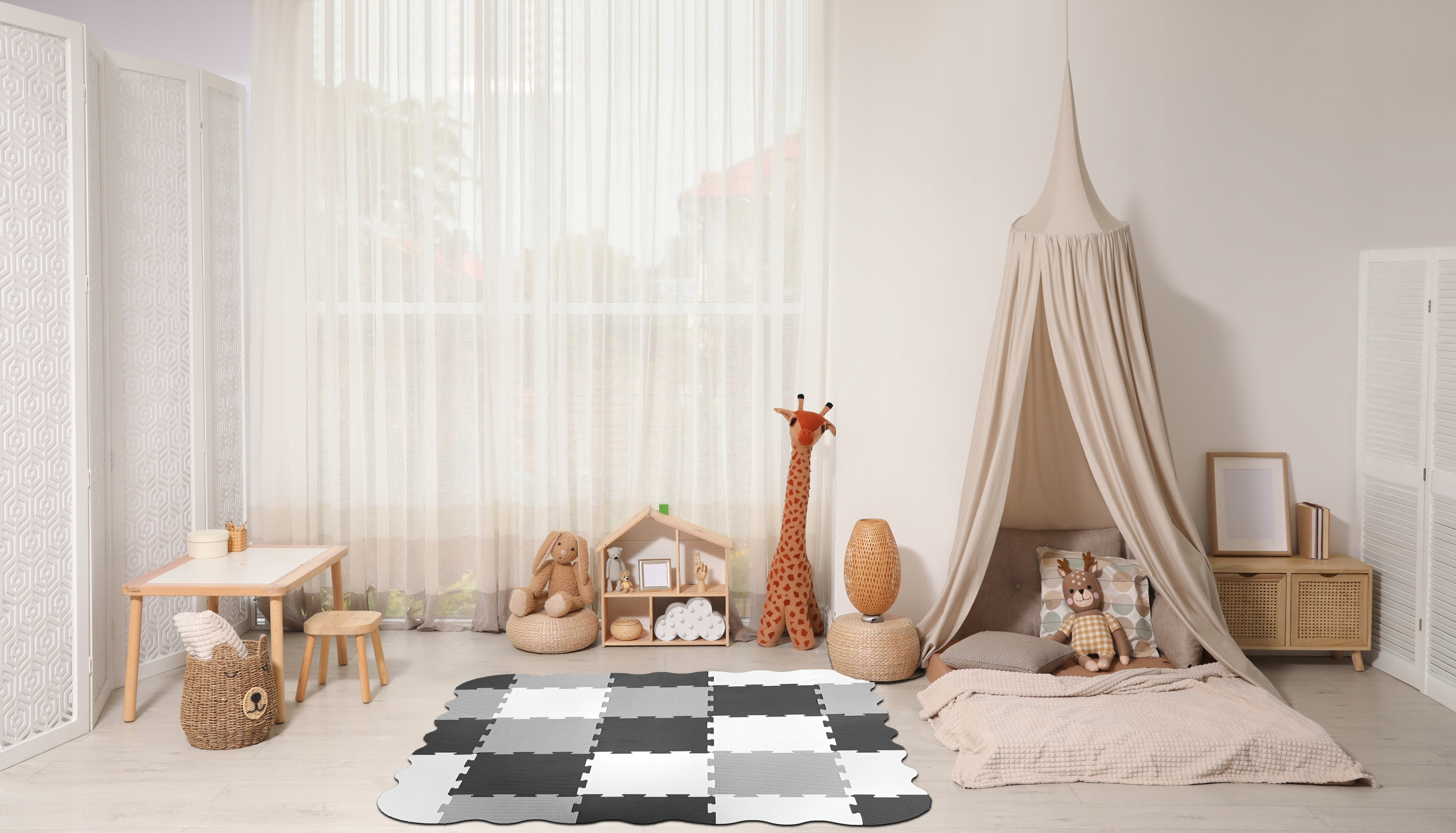 Wygodna i estetyczna powierzchnia do raczkowania i nauki chodzenia