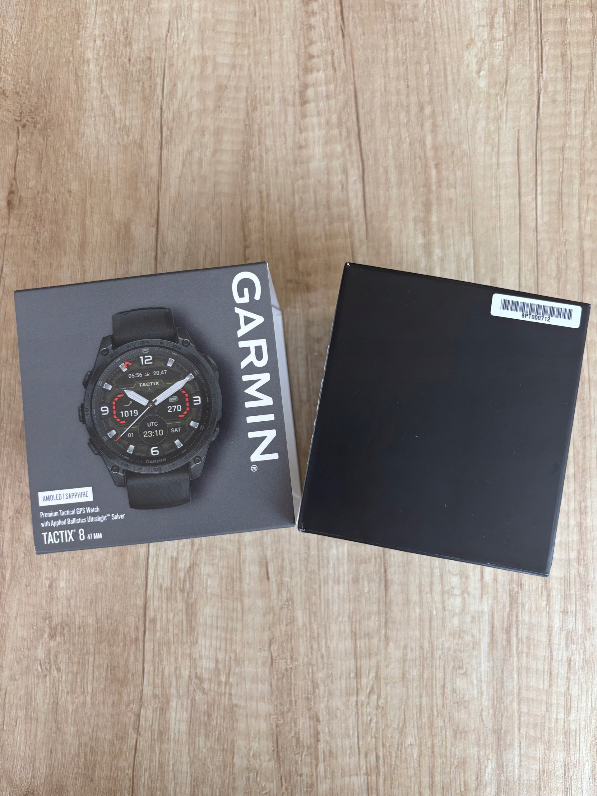 Materiały premium – Tytanowy bezel i szafirowe szkło
