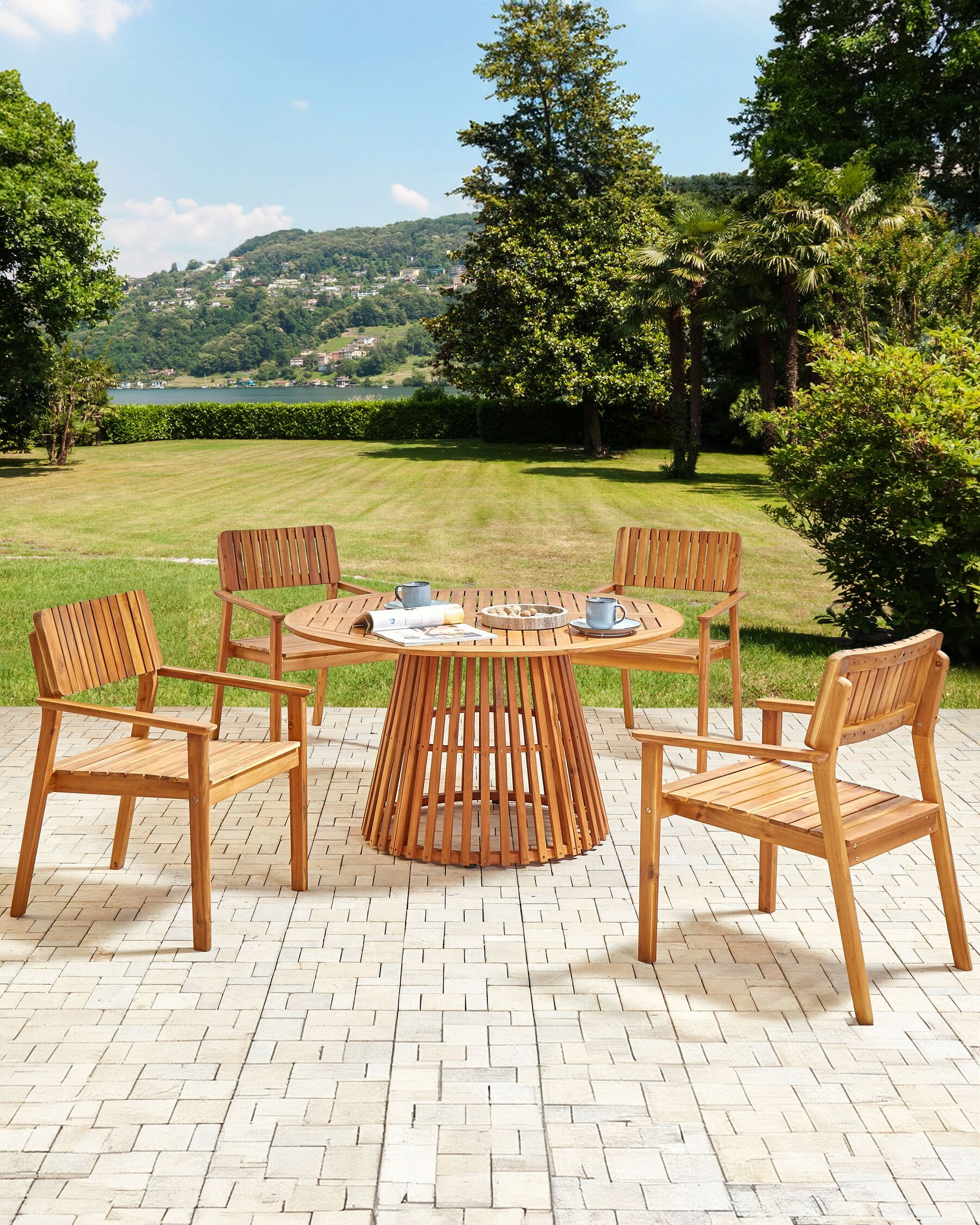 Komfortowe oparcia i podłokietniki dla relaksu