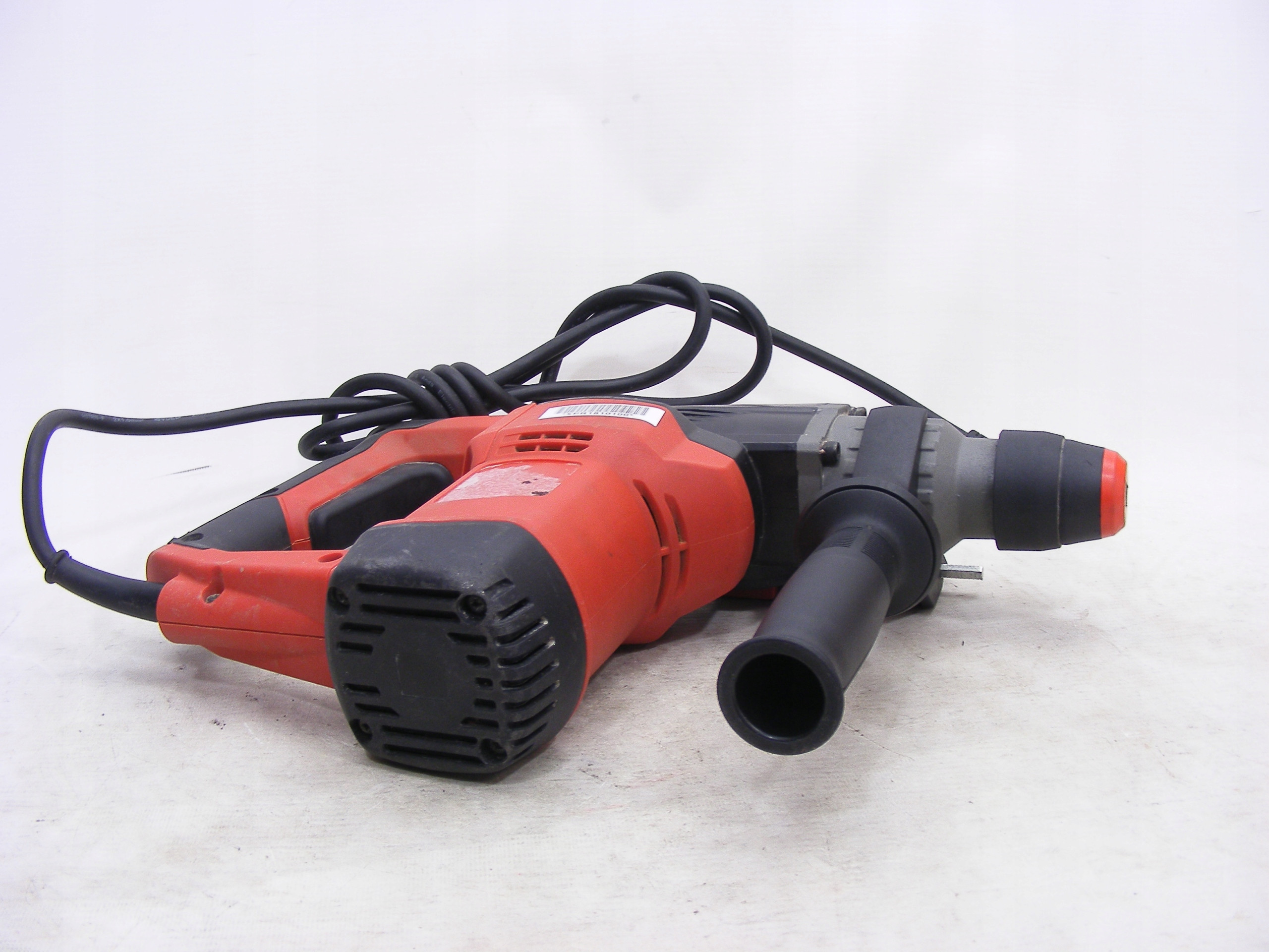 Mocny mechanizm udarowy – 950 W i energia udaru 3,5 J
