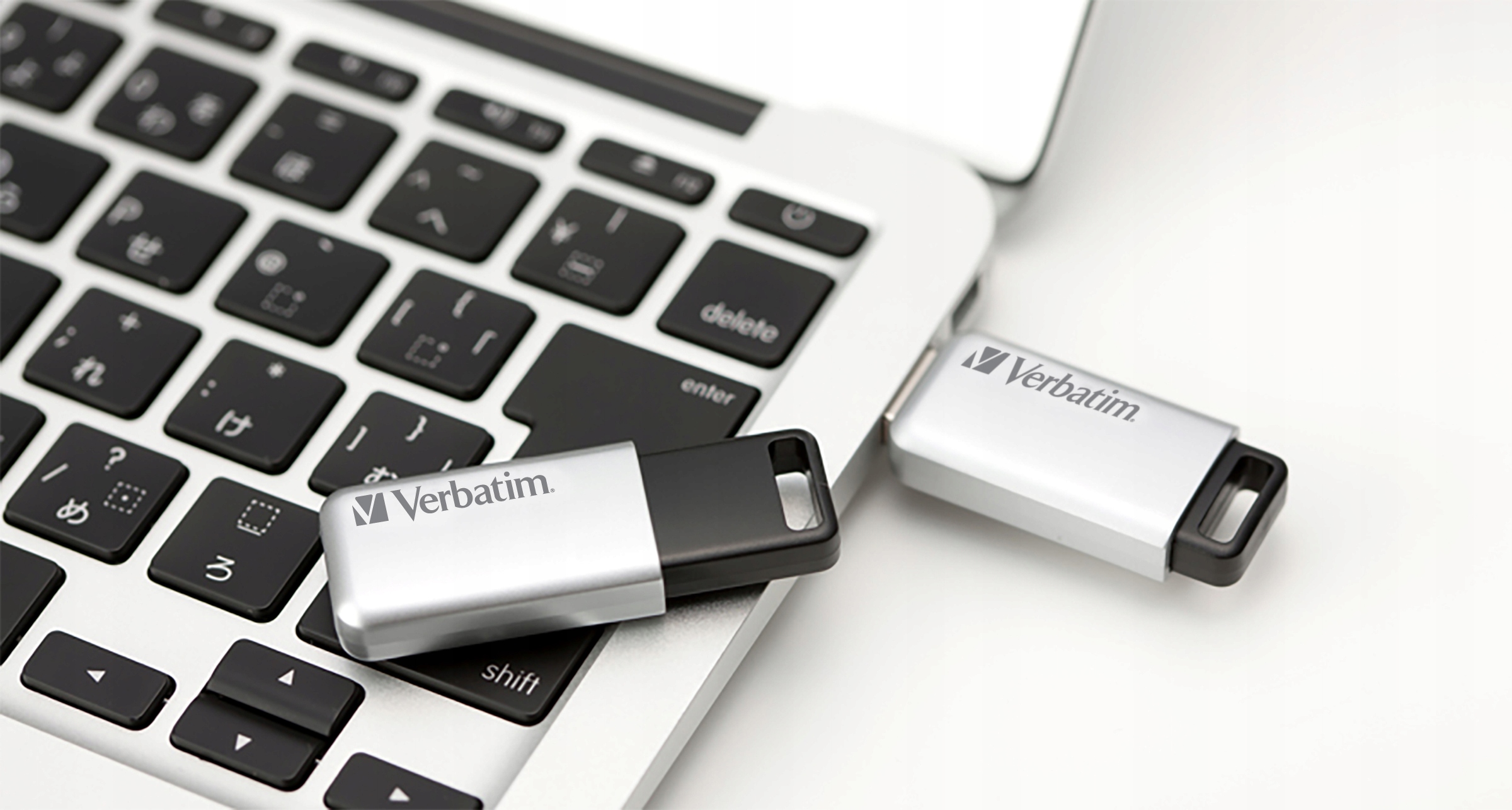 Wysuwane złącze USB-A – Koniec z zagubionymi zatyczkami