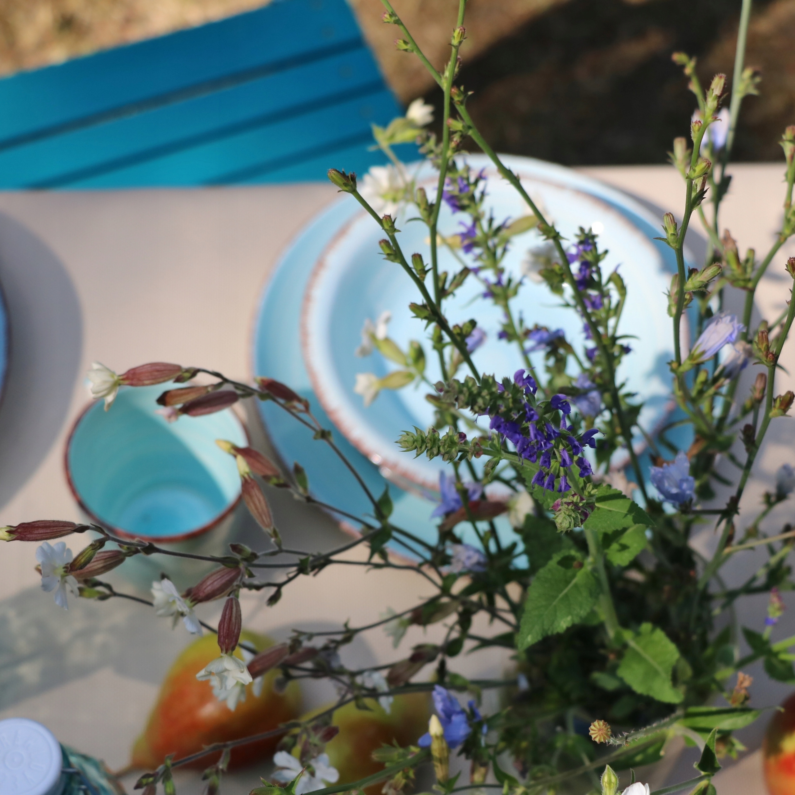 Zestaw ceramicznych talerzy dla 6 osób