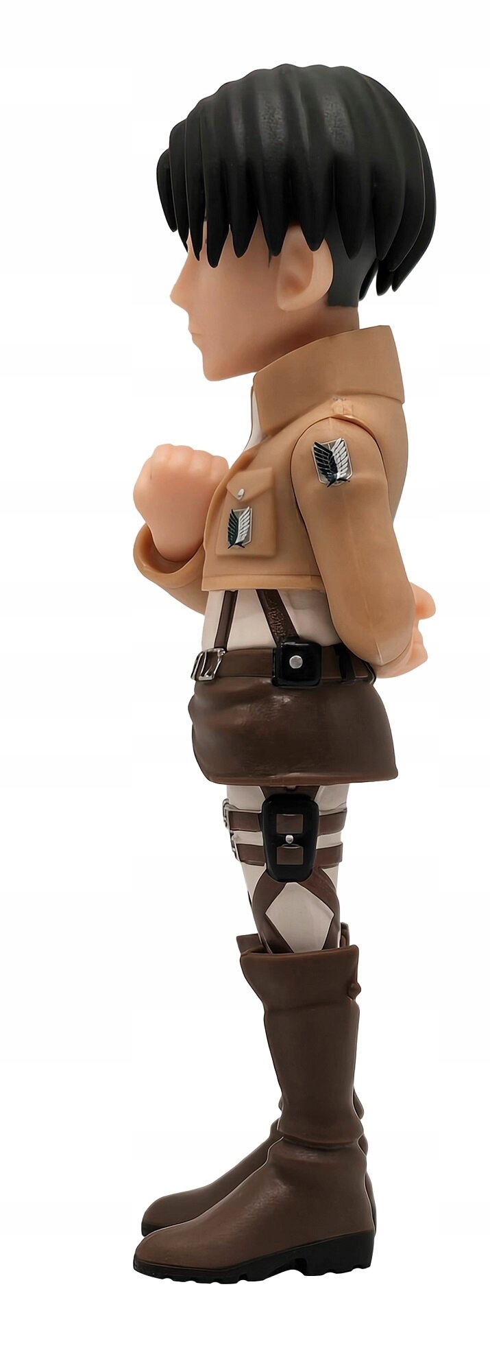 Miniaturowa wersja najsilniejszego żołnierza – Levi Ackerman w Twoim biurze