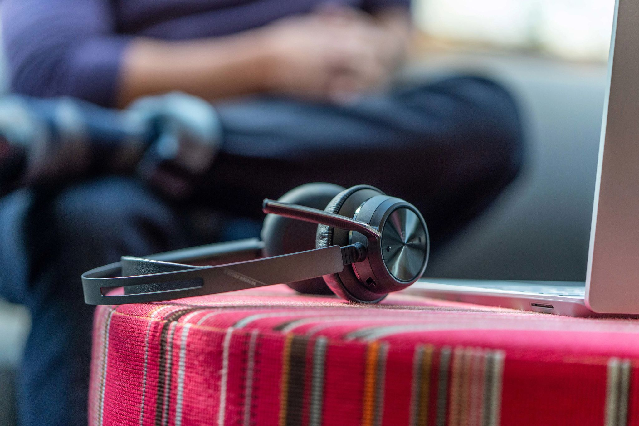 Długi czas pracy na baterii – do 25 godzin rozmów