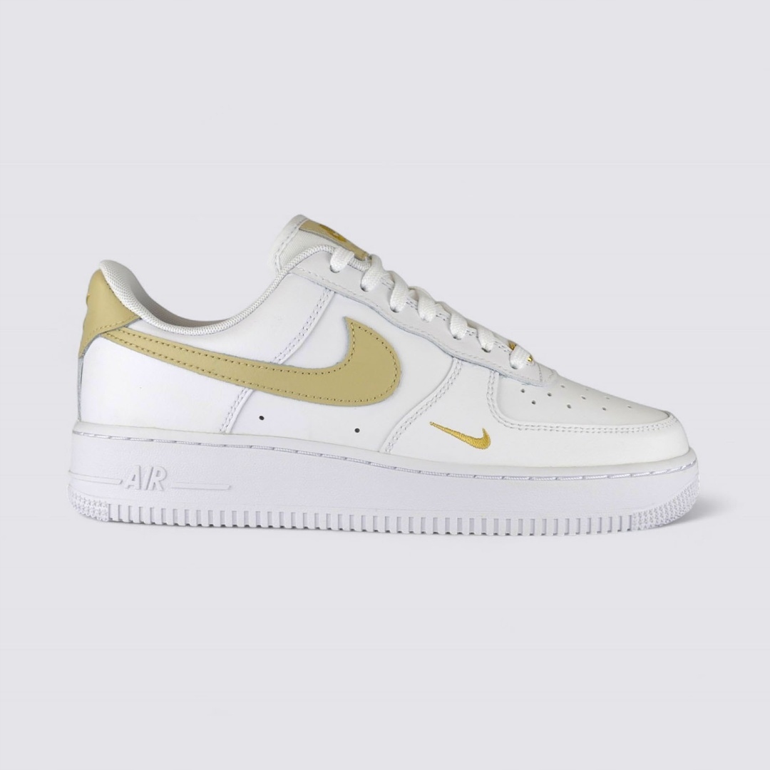 Buty NIKE AIR FORCE 1 '07 ESSENTIAL – Klasyka w nowoczesnym wydaniu