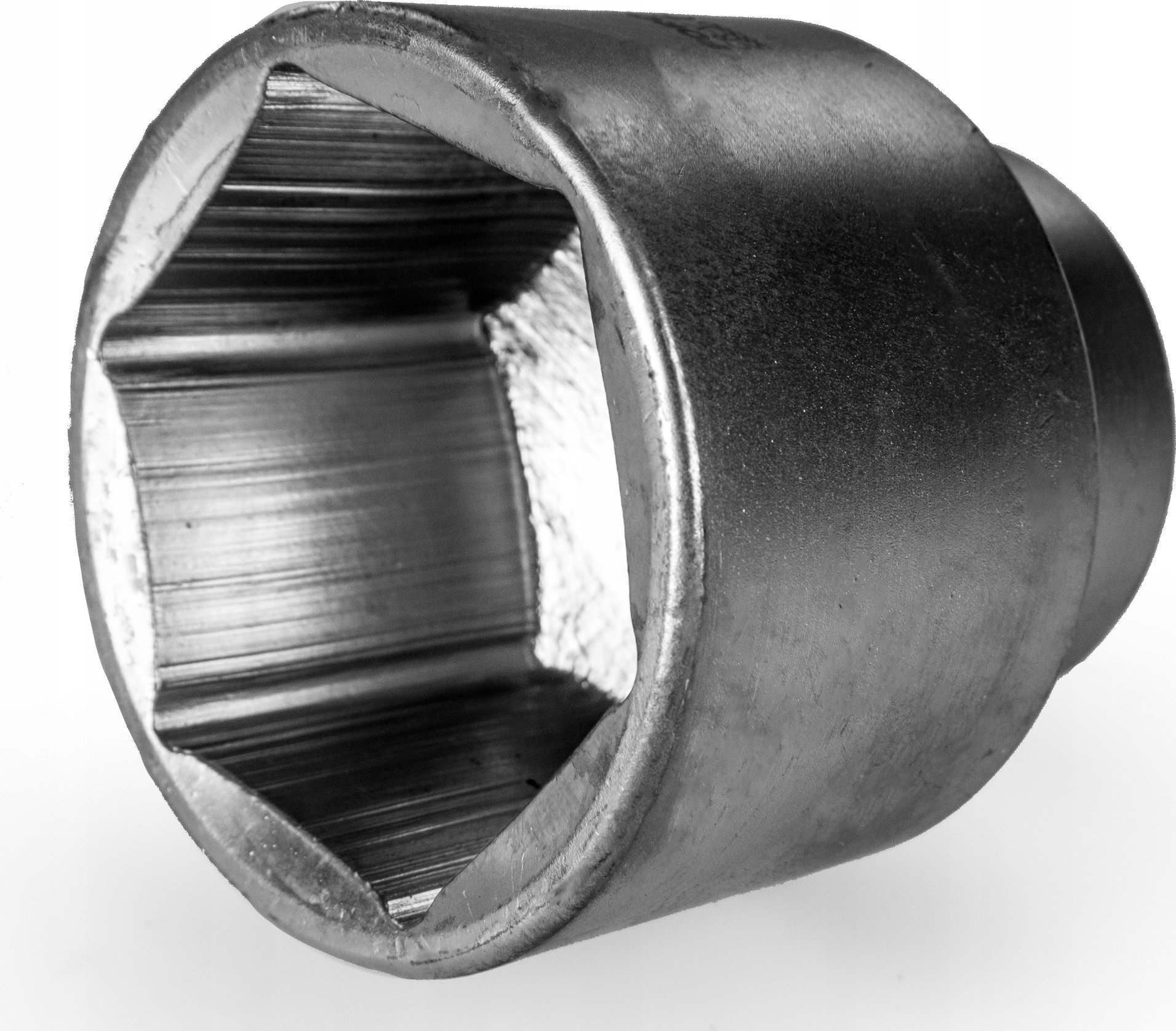 Idealna do odkręcania dużych śrub i nakrętek