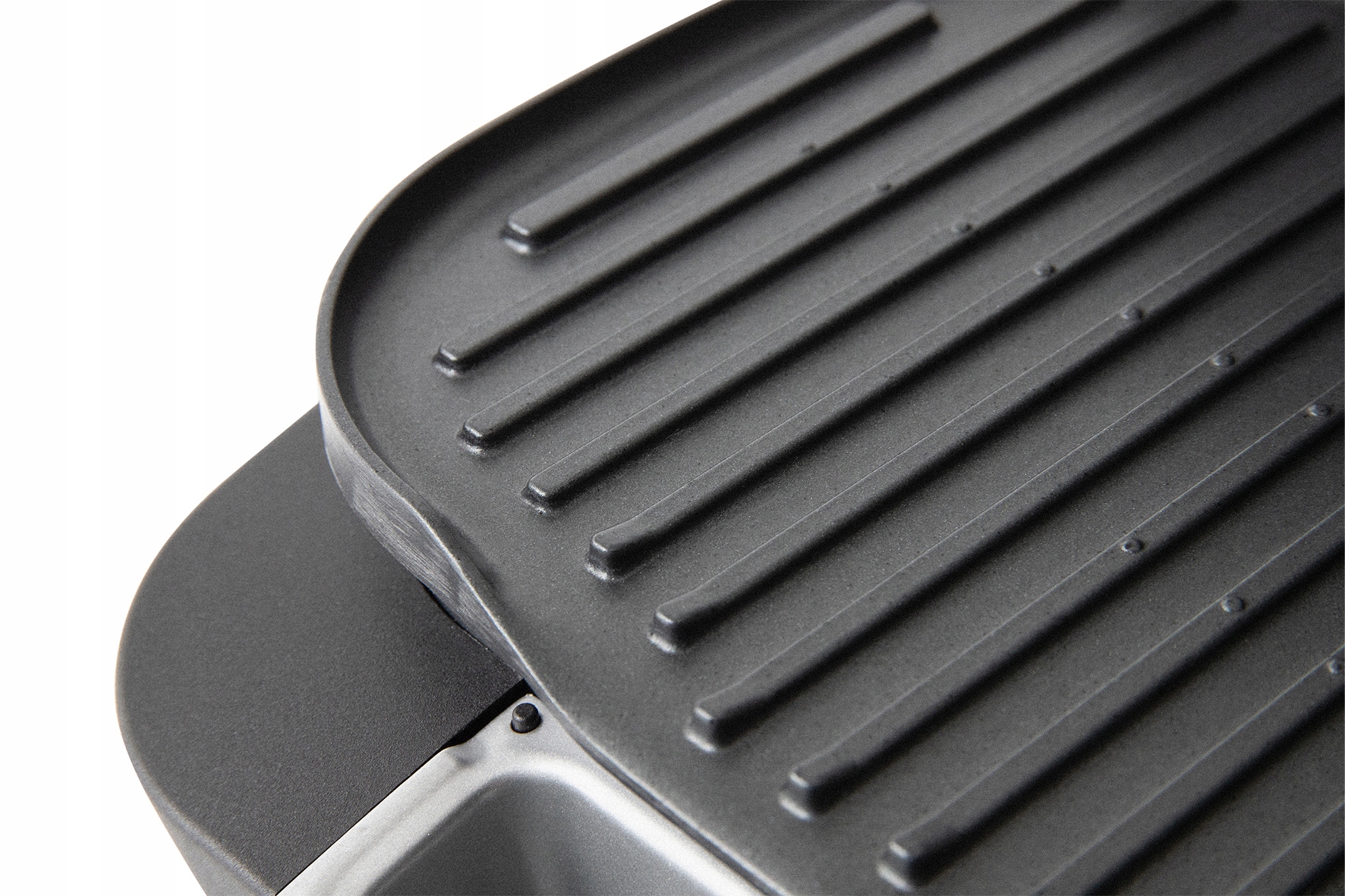 Wszechstronność – grill kontaktowy i stołowy w jednym