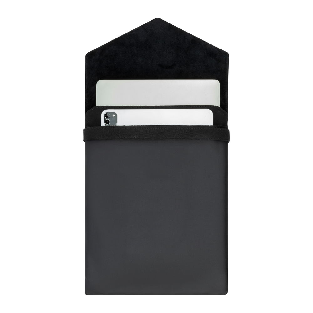 Przednia kieszeń na tablet i akcesoria