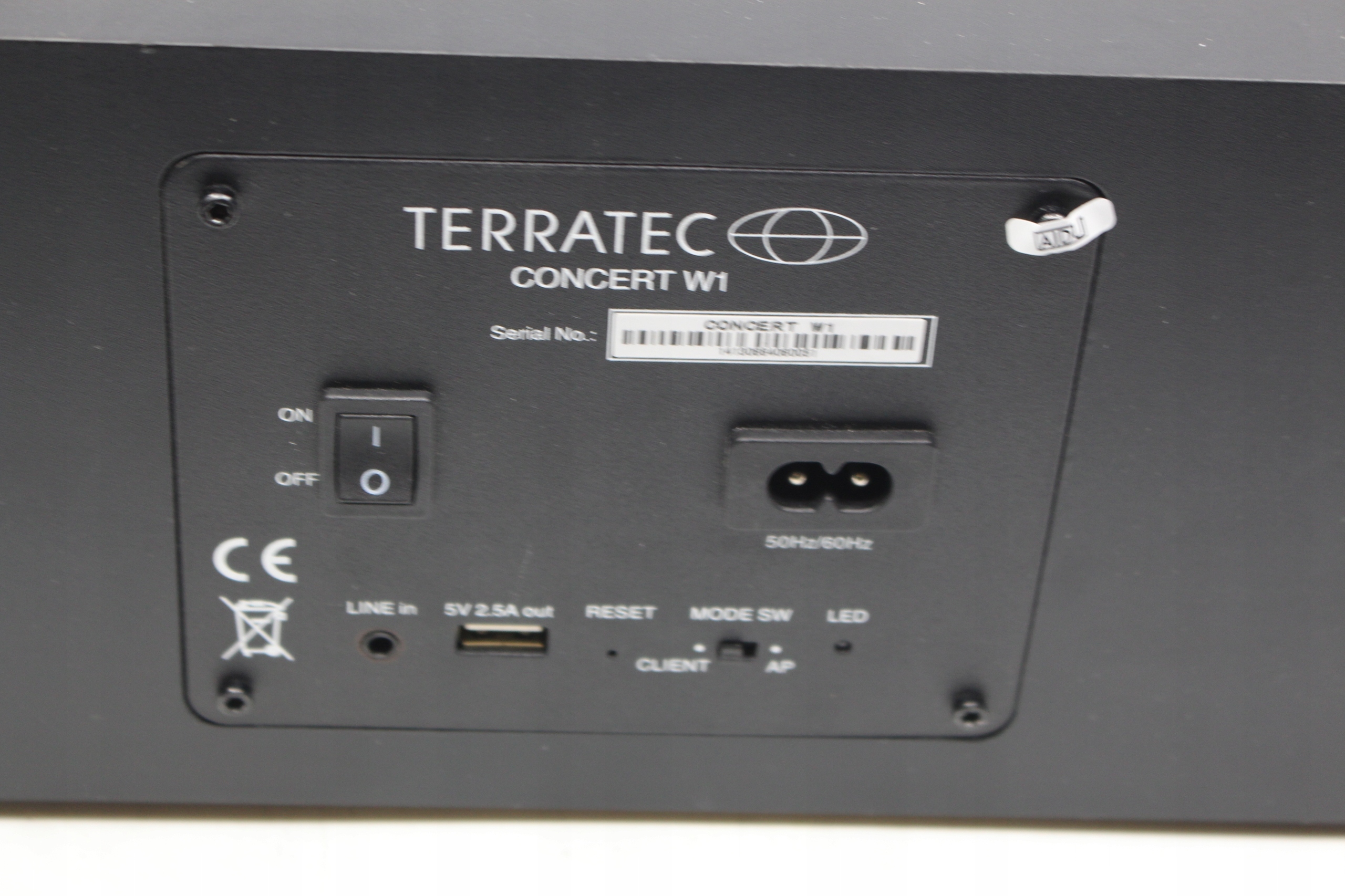 Wbudowane wejścia AUX i USB