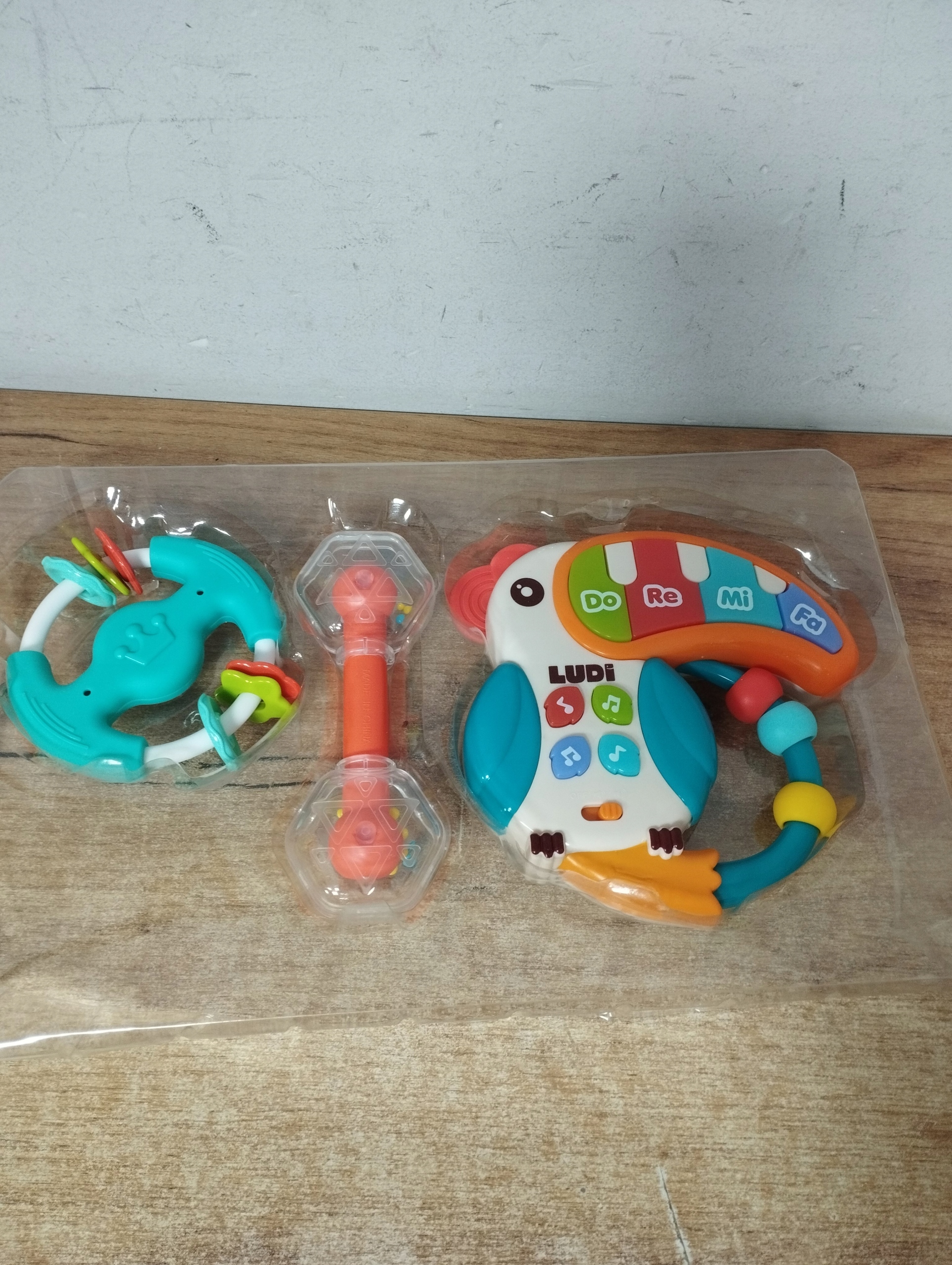 Instrumenty perkusyjne: marakasy i tamburyn