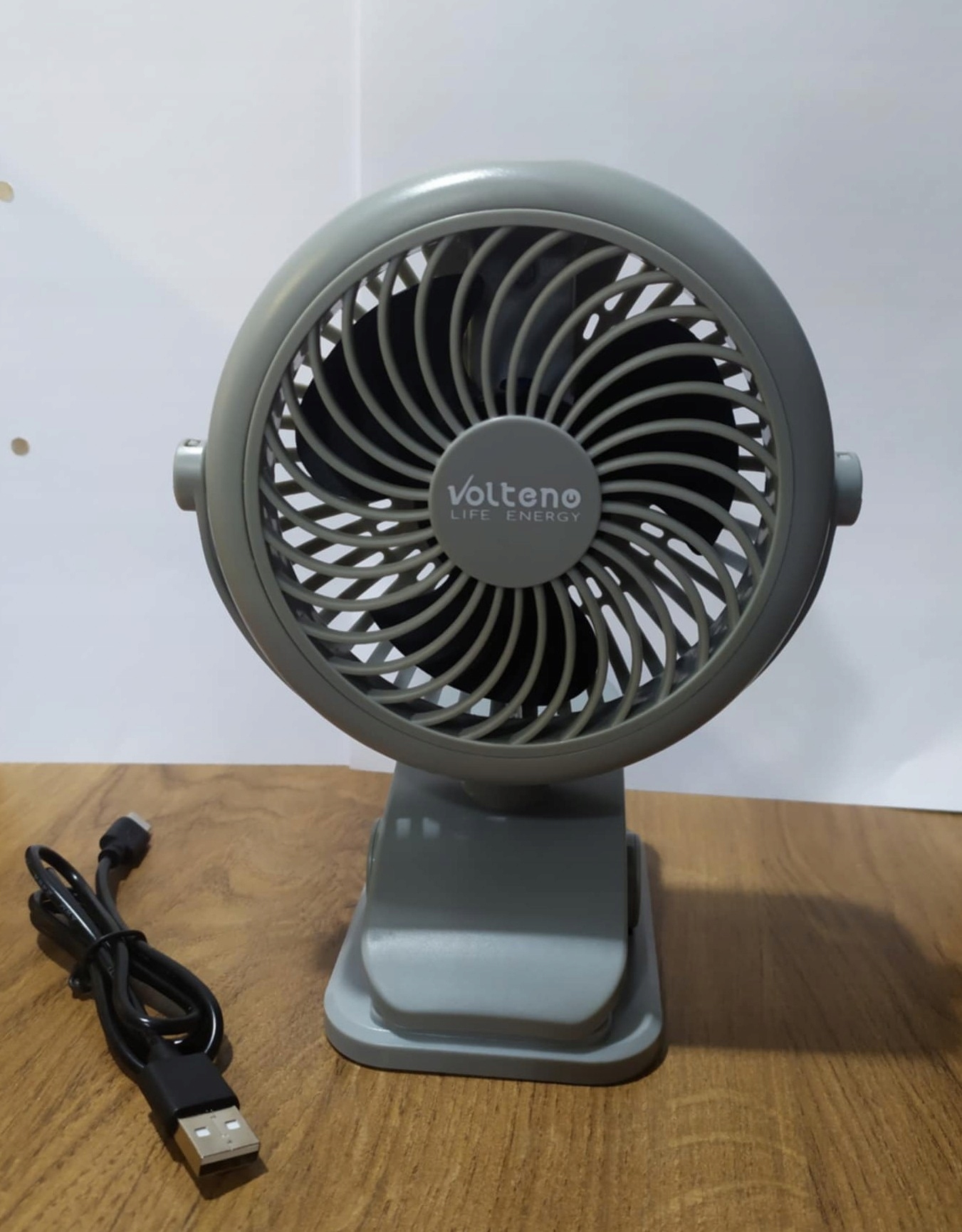 Zasilanie przez USB – Łatwe ładowanie i użytkowanie