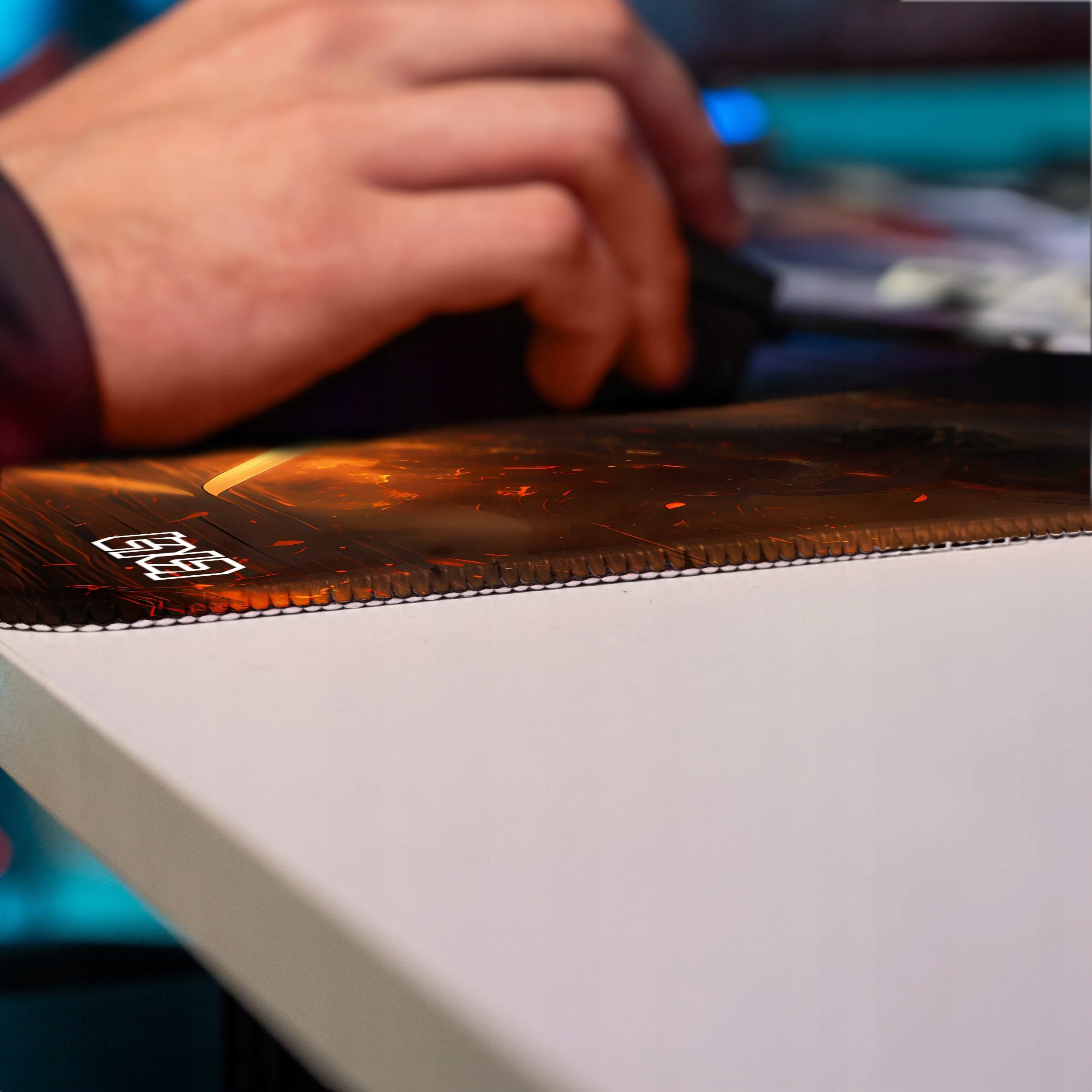 Ręcznie obszyte krawędzie – odporność na ścieranie i elegancki wygląd