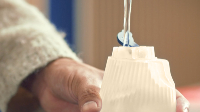 Pojemność zbiornika na wodę – 200 ml dla dłuższego prasowania