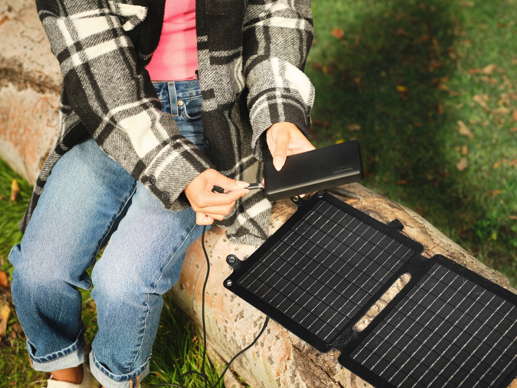 Przenośność i łatwość użycia – Idealna na kemping i do ogrodu