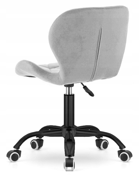 Uniwersalne zastosowanie w biurze i przy toaletce