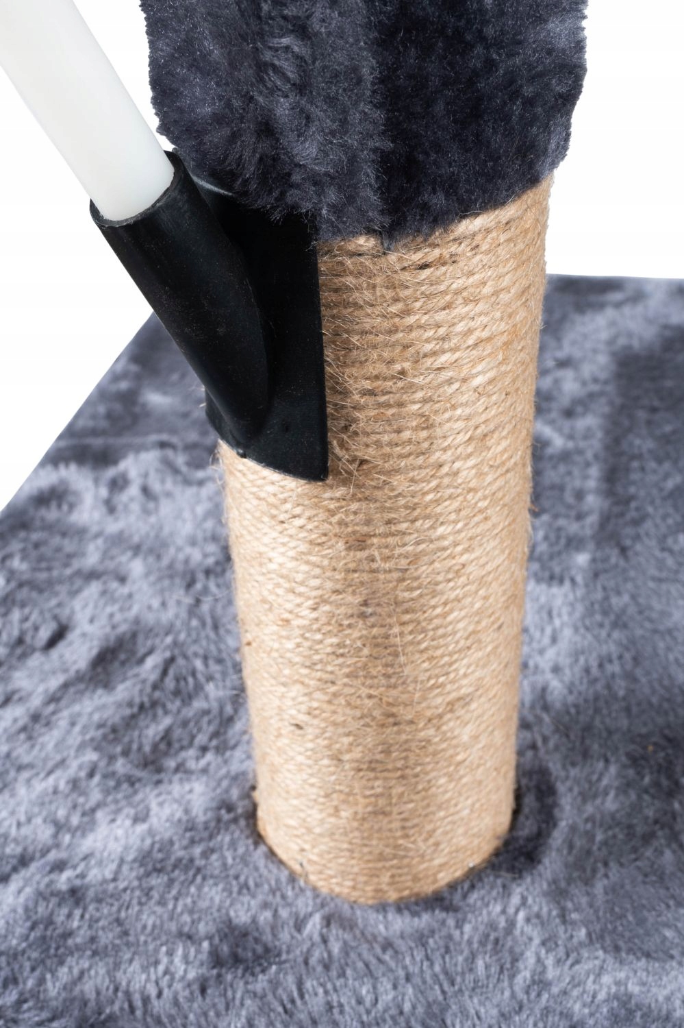 Naturalne potrzeby kota – Drapanie i wspinanie w bezpiecznym środowisku