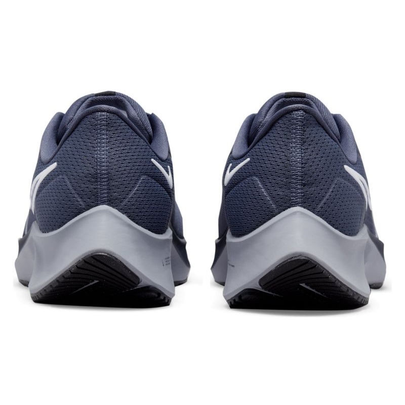 Stylowy design w kolorze granatowym