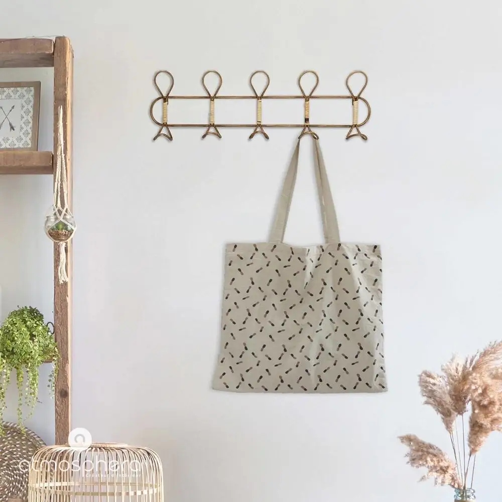 Wieszak na ścianę z rattanu Atmosphera – Stylowy dodatek do Twojego wnętrza