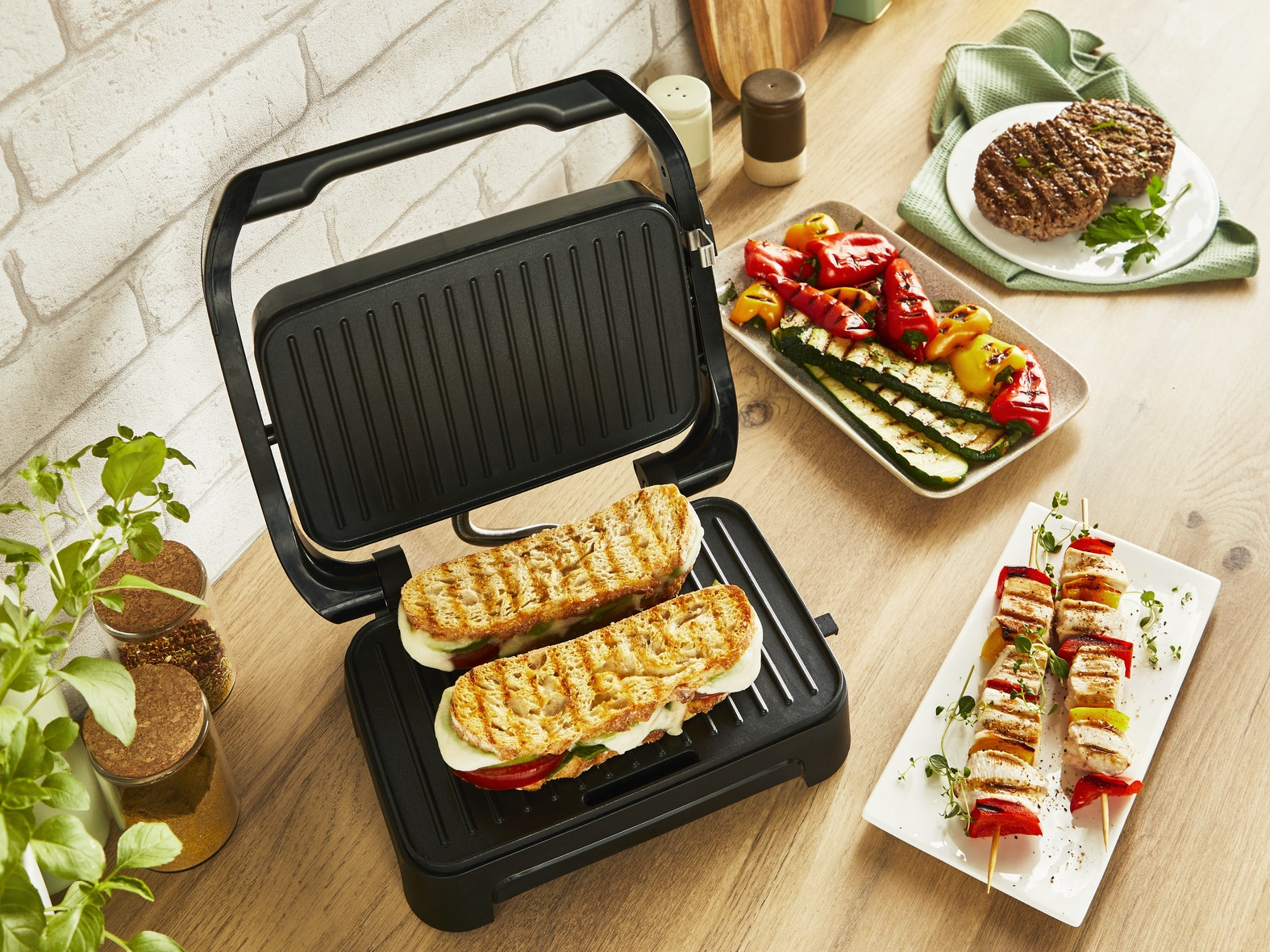Wydajność i moc 1000 W – Szybkie grillowanie
