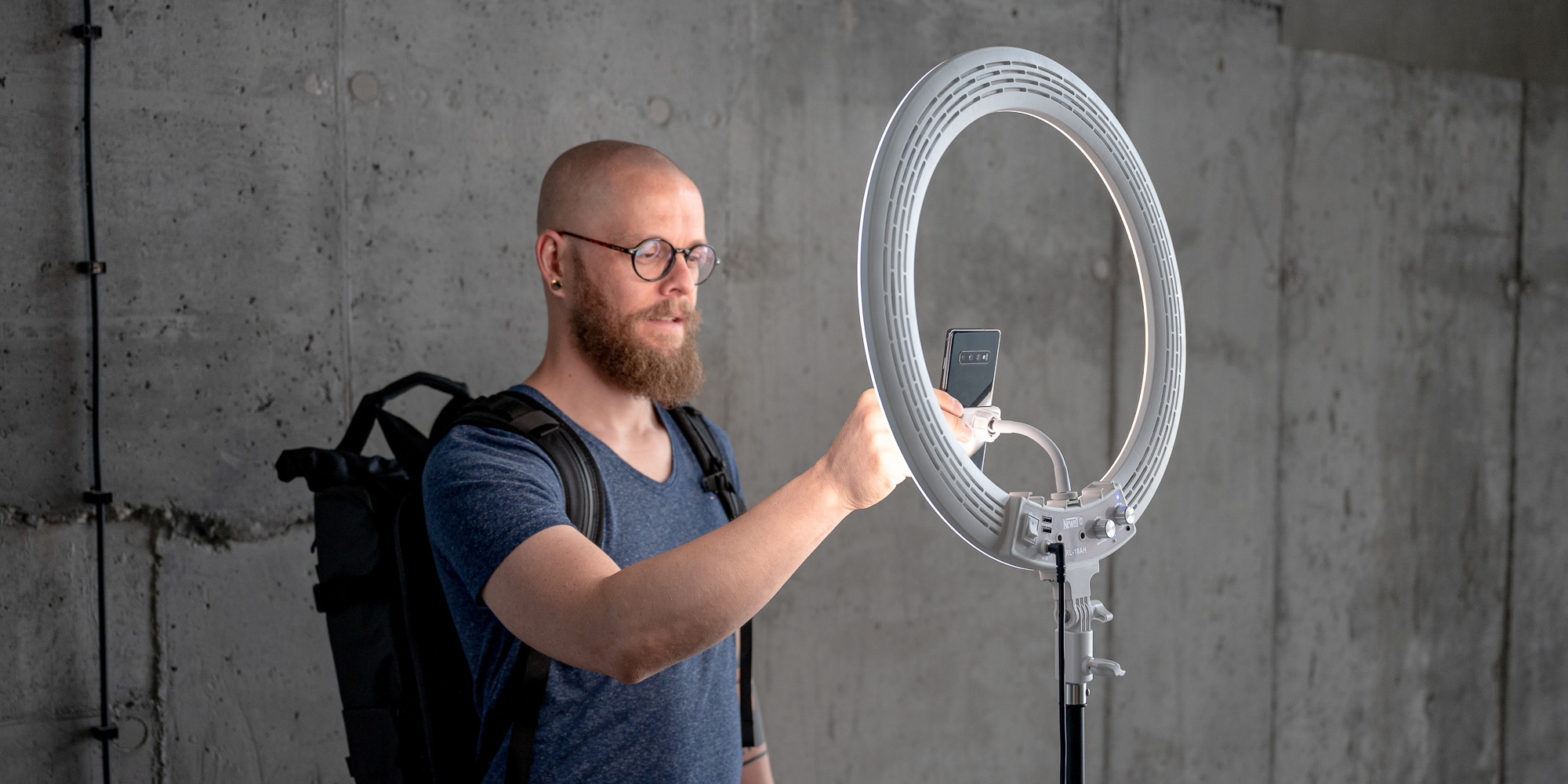 Lampa pierścieniowa LED Newell RL-18A - WB (3200 K - 5500 K) - Arctic White