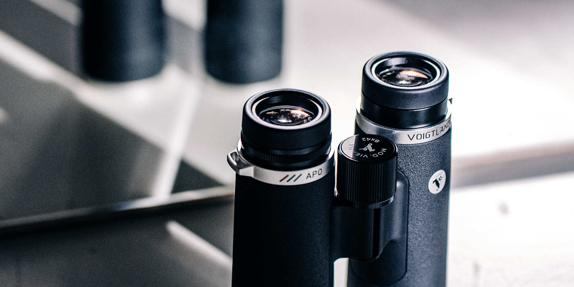 Lornetka Voigtlander Vienna 8x42 APO - Regulowane muszle oczne typu Twist-up