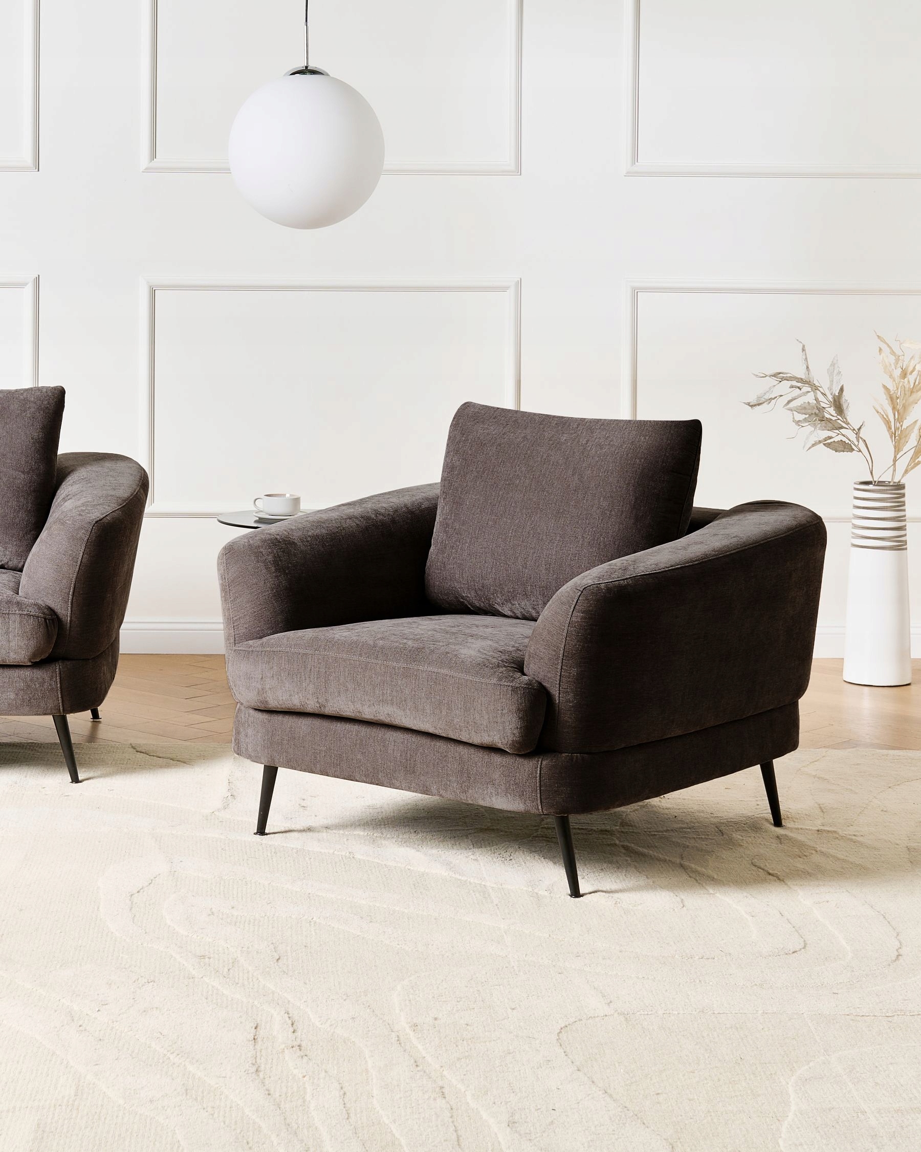 Fotel KJAER Szenil Beżowoszary – Elegancja i komfort w Twoim domu