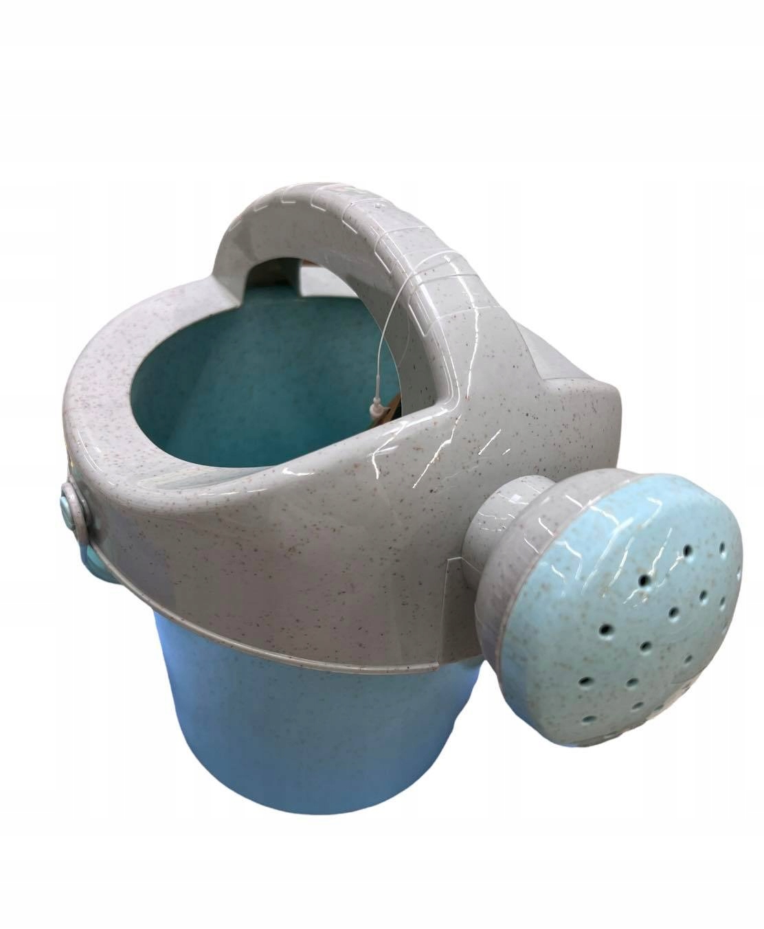 Funkcjonalność: dwa uchwyty i możliwość użycia jako wiaderko