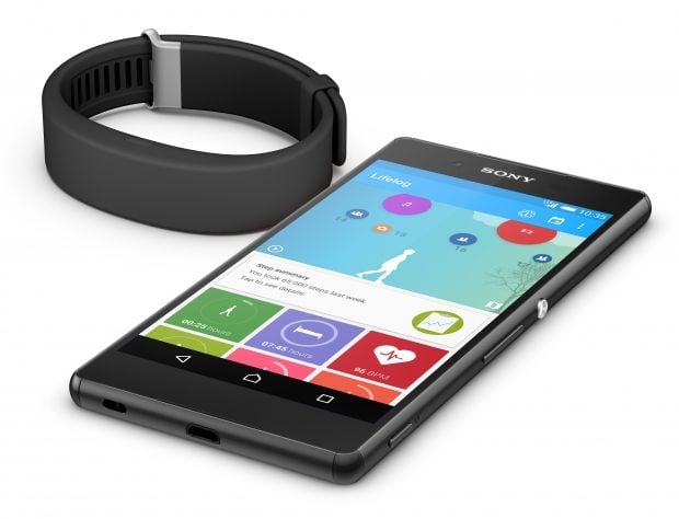 Włącz aplikację Sony Lifelog i przejrzyj swoją aktywność na pasku SmartBand 2 Ekran przedstawiający dane urządzenia SmartBand 2 w aplikacji Sony Lifelog, np. zmiany rytmu serca
