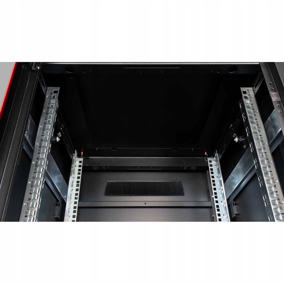 Wygodne okablowanie dzięki innowacyjnym wlotom szczotkowym