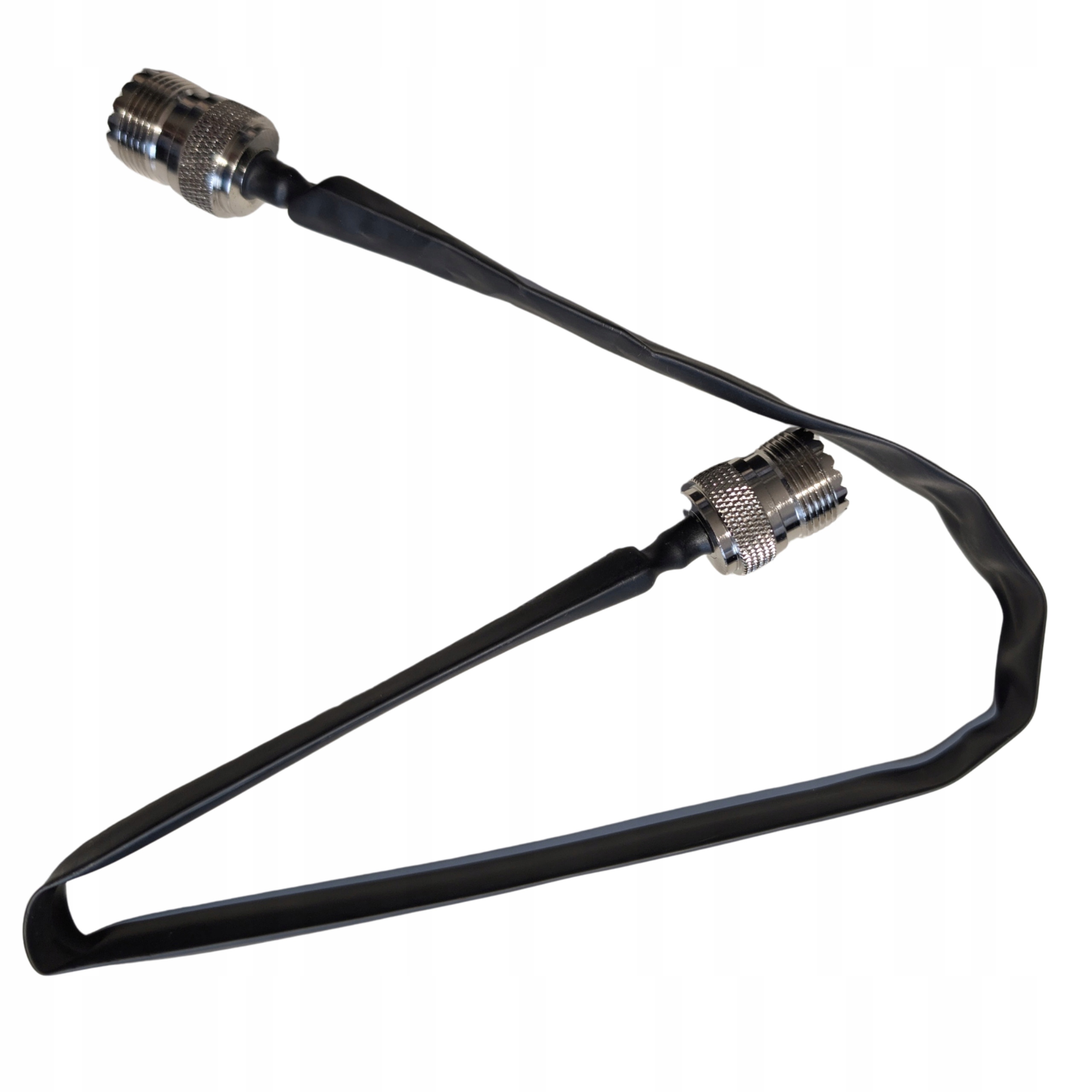 Wygodne przejście kablowe bez wiercenia otworów