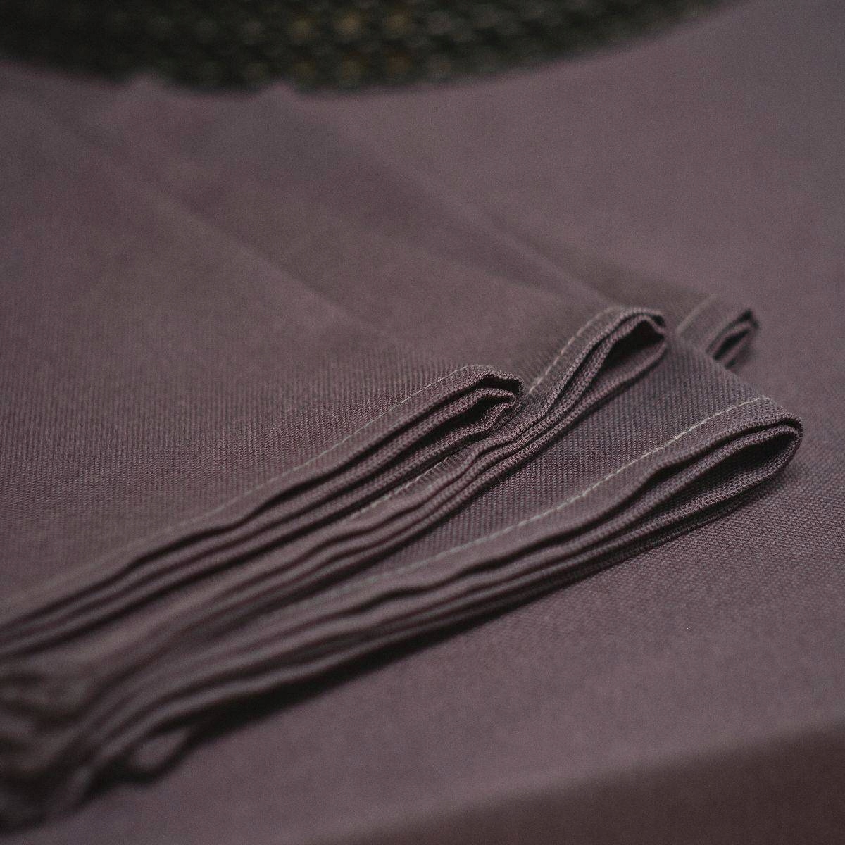 Klasyczny krój i stonowane kolory – Idealne do każdej aranżacji