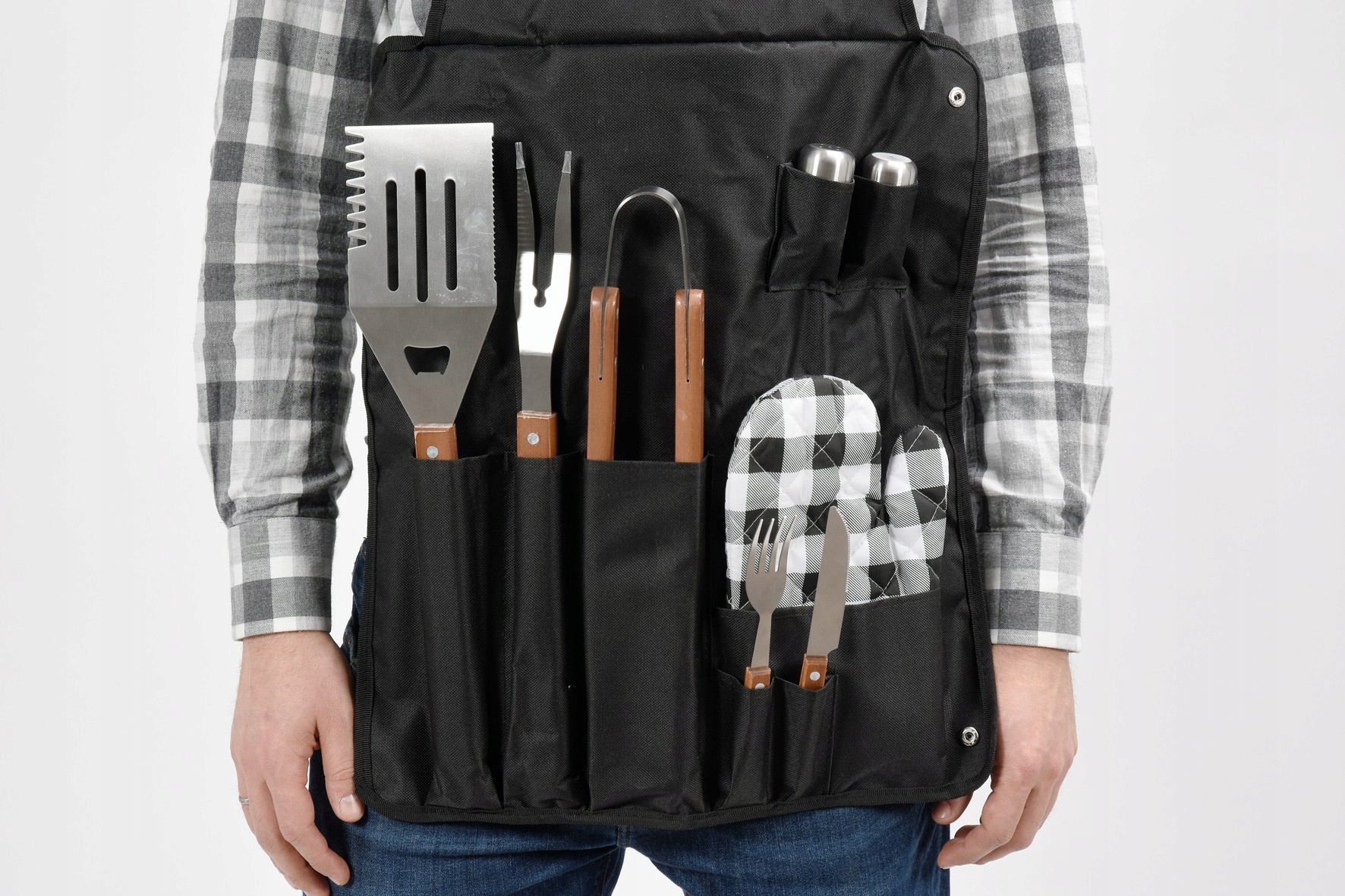 Akcesoria ze stali nierdzewnej z drewnianymi rączkami – Trwałość i elegancja