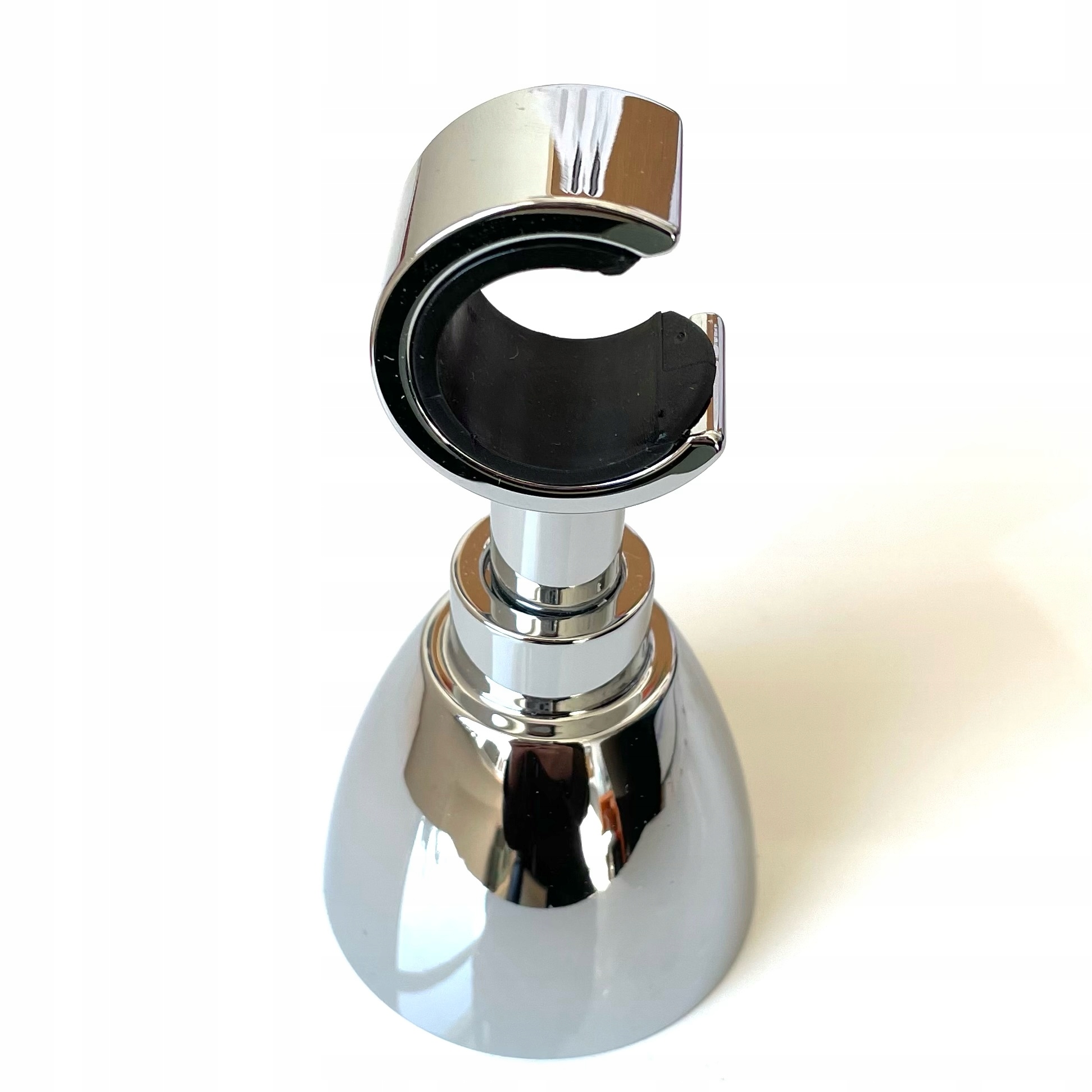 Uchwyt Na Papier Toaletowy Clara F. – Elegancja i funkcjonalność w Twojej łazience