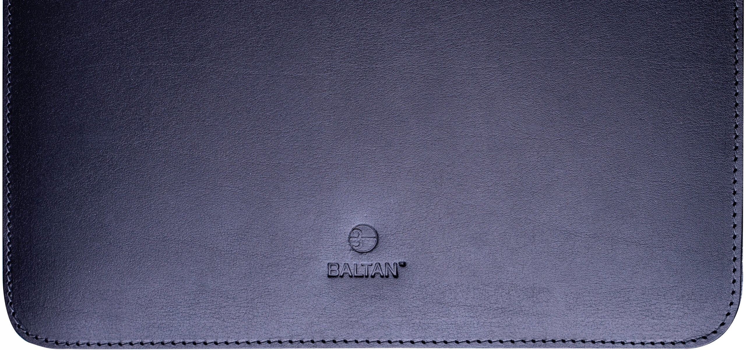 Praktyczne cechy etui – Brak kieszeni, minimalistyczny design